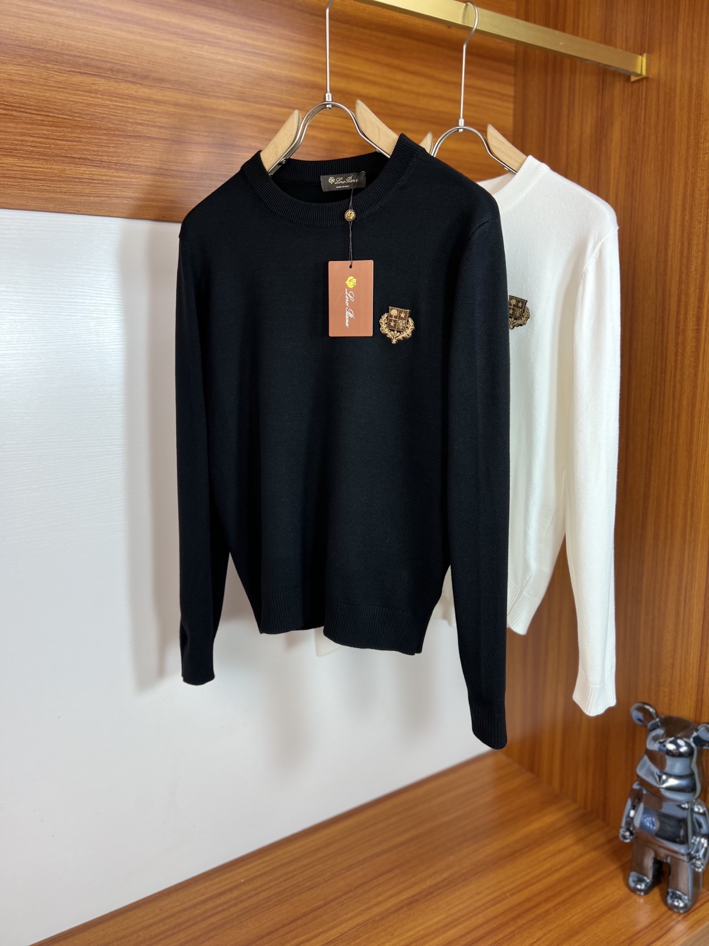 NO:522914,LP New products for spring and summer are available in the new year, complete three standards, round neck sweater, toothbrush embroidery craftsmanship, good products do not need to be introduced too much, look at the details, counter number M-XXXL /140 suggestions L,,loro piano,sweaters,alexander wang19860909LP 年春夏新品上新 三标齐全 圆领毛衣 牙刷绣工艺 好货不用过多介绍 看细节 专柜码数M-XXXL /140建议L,,loro piana,sweaters,alexander wang,Men's clothing