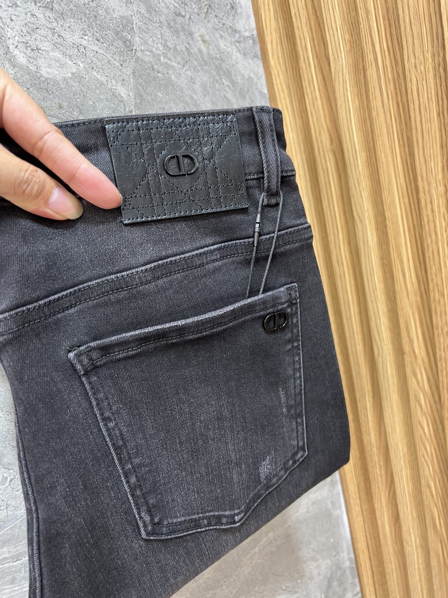 NO:519250,Dior/Dior 2025 autumn and winter new products, complete three standards, jeans, good products, don't need to introduce too much, look at the details, counter number 29-38, 175/140 upper body 32,,dior,dior,jeans,alexander wang19860909Dior/迪奥 2025秋冬新品 三标齐全 牛仔裤 好货不用过多介绍 看细节 专柜码数29-38 175/140上身32码,,dior,dior,jeans,alexander wang,Men's clothing