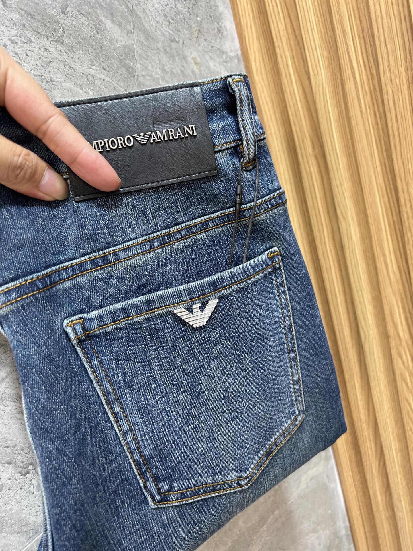 NO:519251,Armani/Armani 2025 autumn and winter new products, complete three standards, jeans, good products, don't need to be introduced too much, look at the details, counter number 29-38, 175/140 upper body 32,,armani,armani,jeans,alexander wang19860909Armani/阿玛尼 2025秋冬新品 三标齐全 牛仔裤 好货不用过多介绍 看细节 专柜码数29-38 175/140上身32码,,armani,armani,jeans,alexander wang,Men's clothing