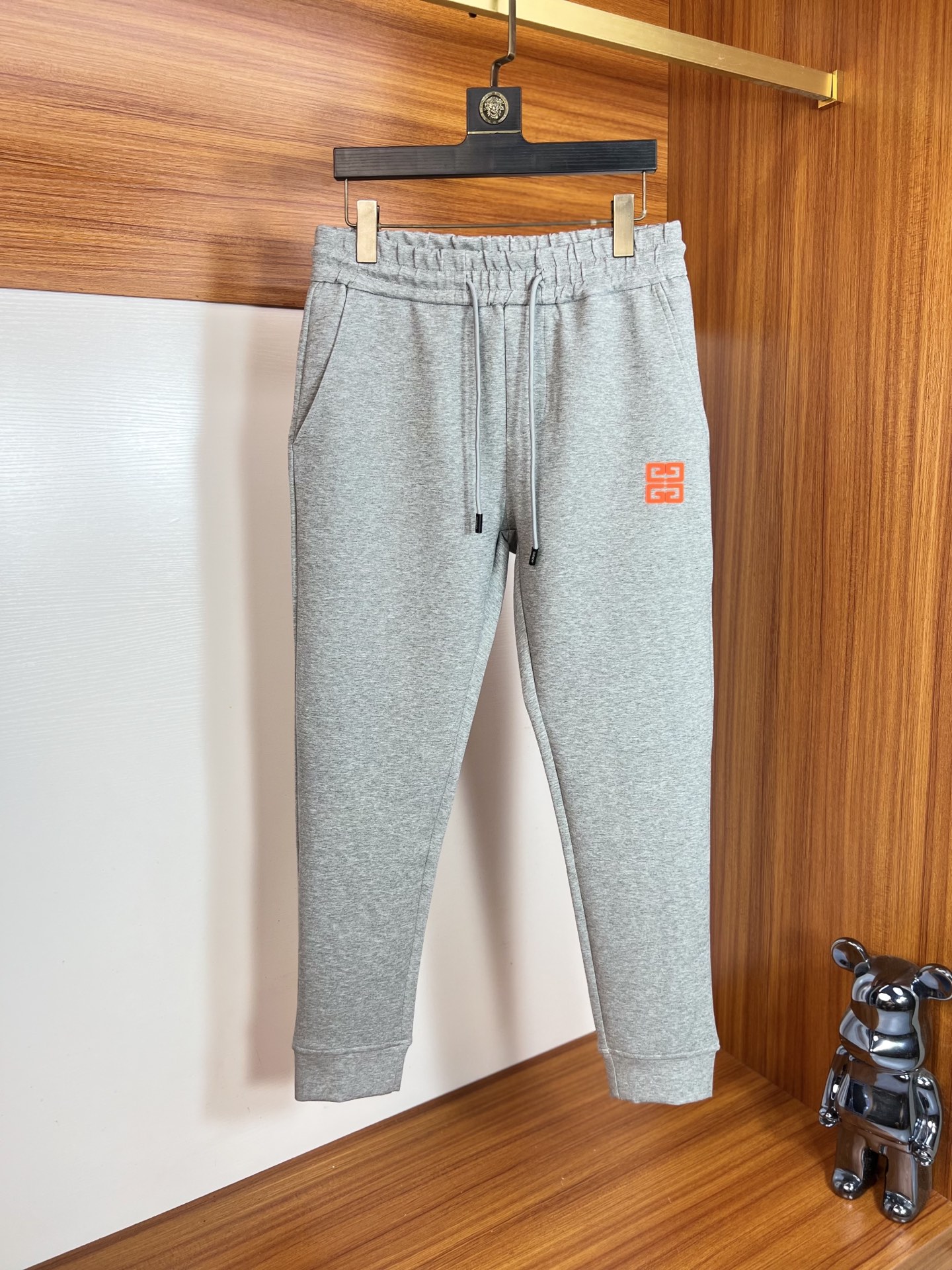 _dpu9sAFNYbJb-tWFLYJzaA4wC7CpUCp0WmW-Epw