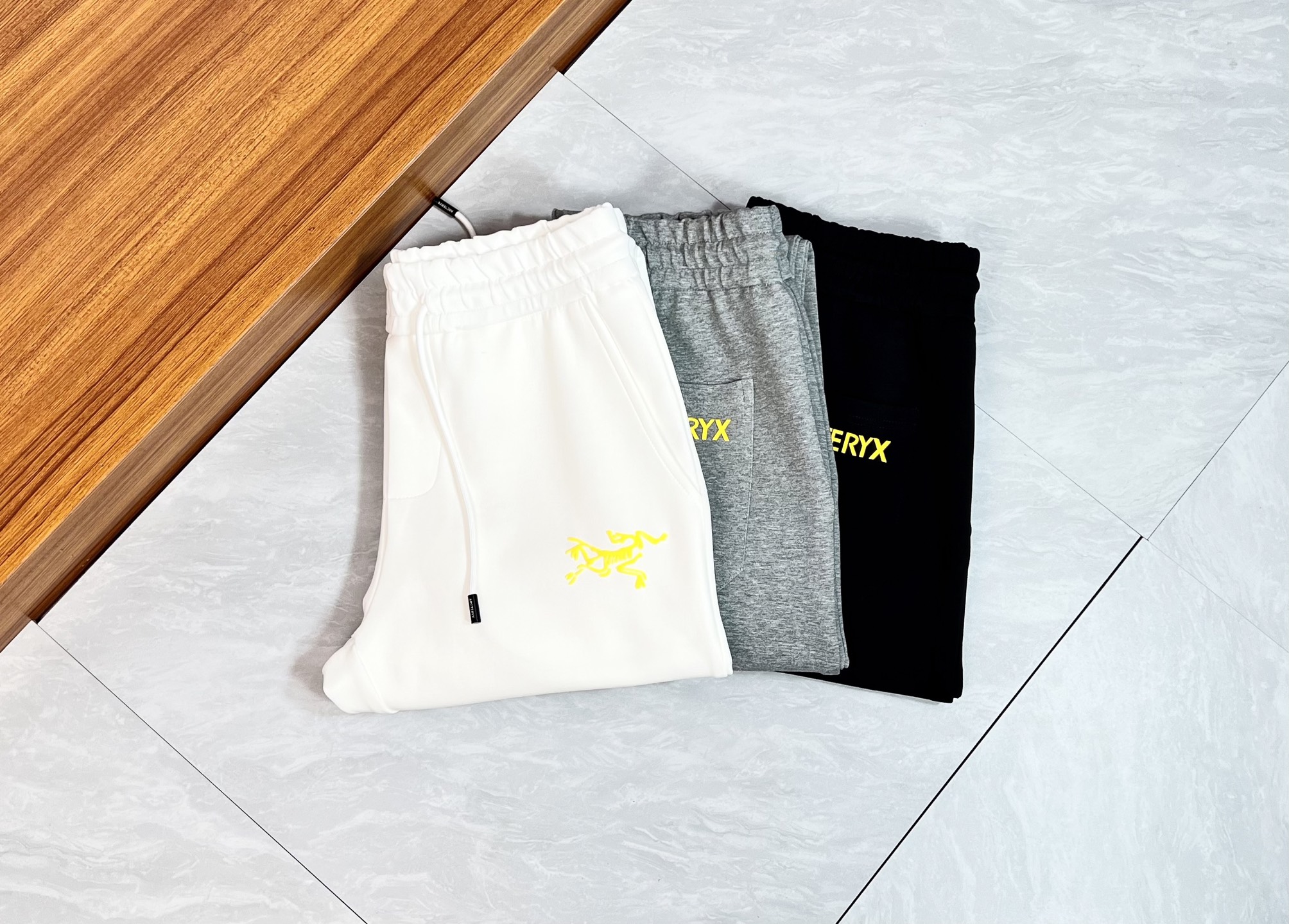 NO:514692,Arc/Architecture Bird 2025 autumn and winter new product, complete three standards, elastic pants, casual pants, good products, don't need to introduce too much, look at the details, counter number M-XXXL /140 upper body L, arc'teryx, alexander wang19860909Arc/始祖鸟 2025秋冬新品 三标齐全 松紧裤 休闲裤 好货不用过多介绍 看细节 专柜码数M-XXXL /140上身L,arc'teryx,alexander wang,Men's clothing