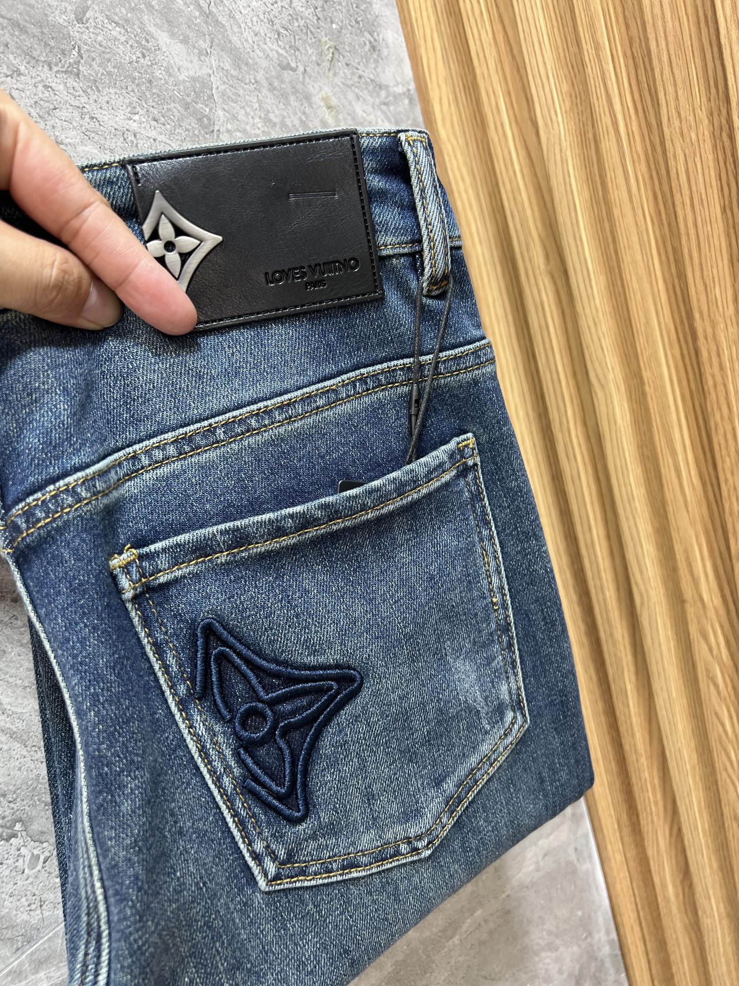 NO:515645,LV/Louis Vuitton 2025 autumn and winter new products, complete three standards, jeans, good products, don't need to be introduced too much, look at the details, counter code number 29-38 175/140 upper body 32,,louis vuitton,louis vuitton,jeans,alexander wang19860909LV/路易威登 2025秋冬新品 三标齐全 牛仔裤 好货不用过多介绍 看细节 专柜码数29-38 175/140上身32码,,louis vuitton,louis vuitton,jeans,alexander wang,Men's clothing