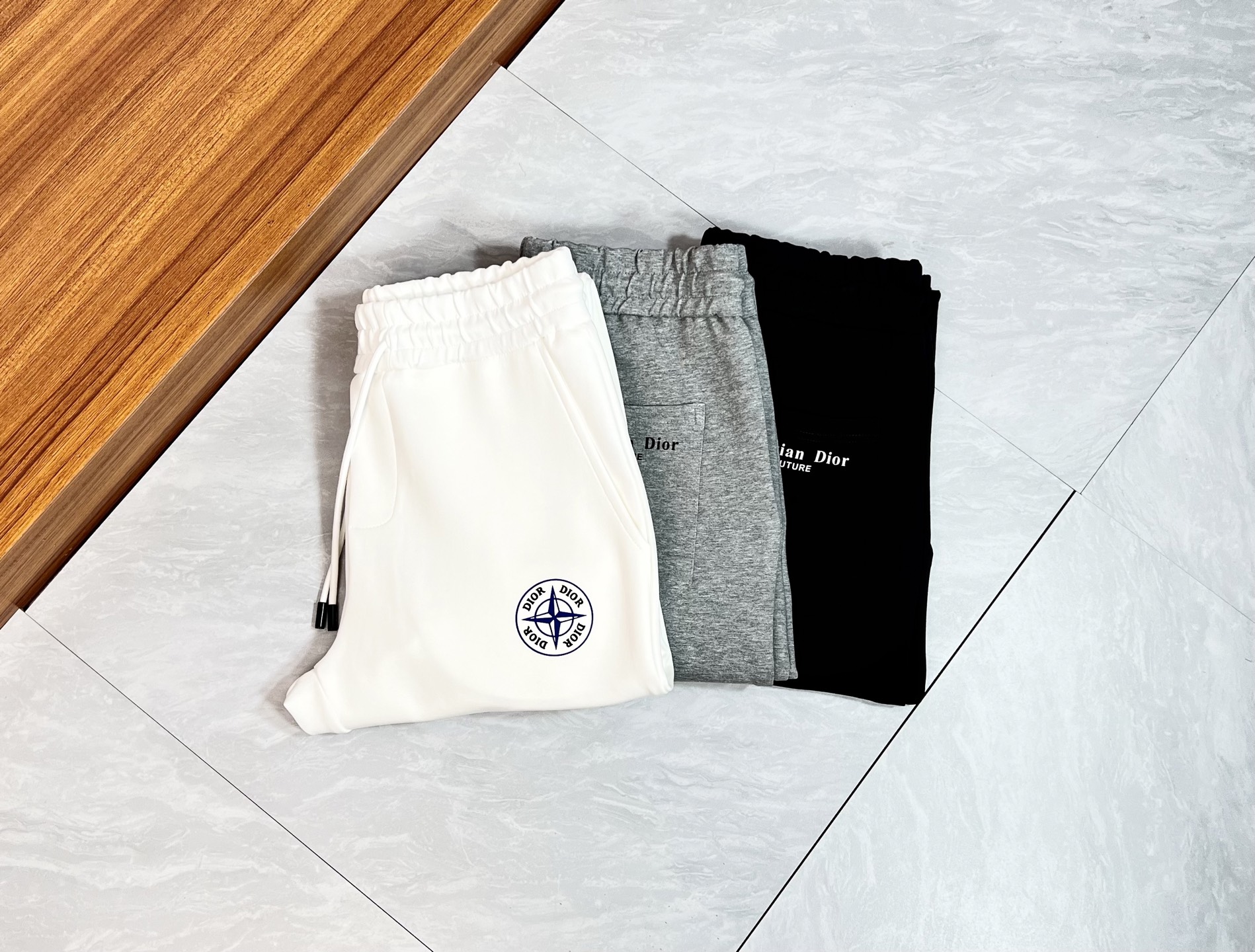 NO:515687,Dior/Dior 2025 autumn and winter new products, complete three standards, elastic pants, casual pants, good products, don’t need to introduce too much, look at the details, counter number M-XXXL 175/140 upper body L,,dior,dior,alexander wang19860909Dior/迪奥 2025秋冬新品 三标齐全 松紧裤 休闲裤 好货不用过多介绍 看细节 专柜码数M-XXXL 175/140上身L,,dior,dior,alexander wang,Men's clothing