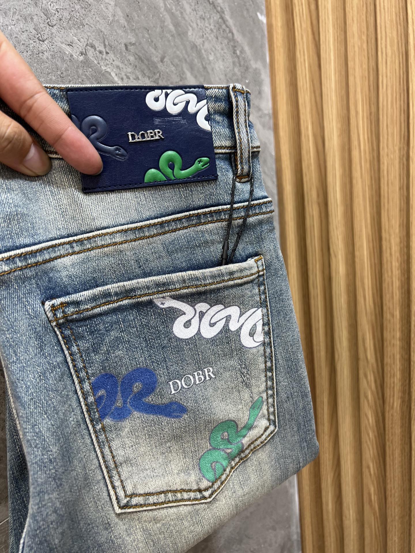 NO:517451,Dior/Dior 2025 autumn and winter new products, complete three standards, jeans, good products, don't need to introduce too much, look at the details, counter number 29-38 / 140 upper body 32,,dior,dior,jeans,alexander wang19860909Dior/迪奥 2025秋冬新品 三标齐全 牛仔裤 好货不用过多介绍 看细节 专柜码数29-38 /140上身32码,,dior,dior,jeans,alexander wang,Men's clothing