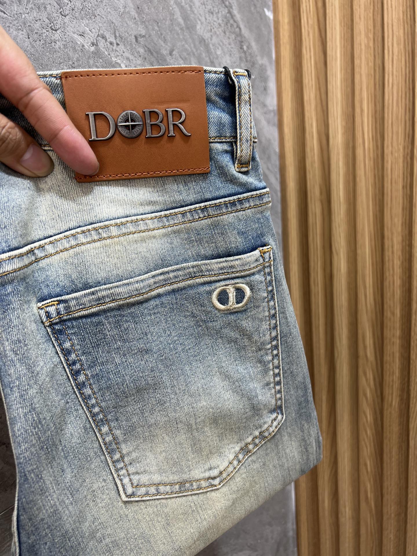NO:517461,Dior/Dior 2025 autumn and winter new products, complete three standards, jeans, good products, don't need to introduce too much, look at the details, counter number 29-38 / 140 upper body 32,,dior,dior,jeans,alexander wang19860909Dior/迪奥 2025秋冬新品 三标齐全 牛仔裤 好货不用过多介绍 看细节 专柜码数29-38 /140上身32码,,dior,dior,jeans,alexander wang,Men's clothing