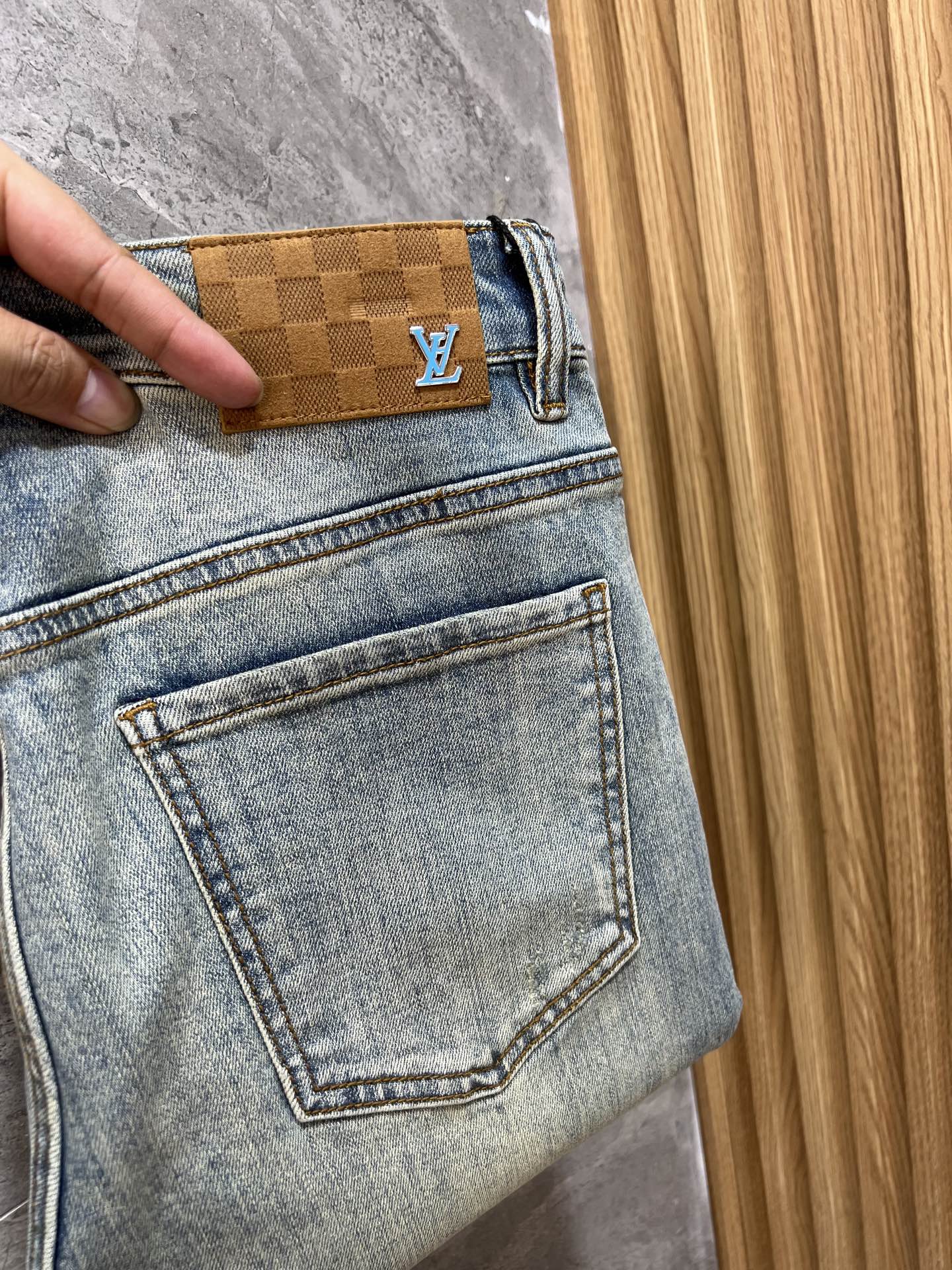 NO:517486,LV/Louis Vuitton 2025 autumn and winter new products, complete three standards, jeans, good products, don't need to be introduced too much, look at the details, counter number 29-38 / 140 upper body 32,,louis vuitton,louis vuitton,jeans,alexander wang19860909LV/路易威登 2025秋冬新品 三标齐全 牛仔裤 好货不用过多介绍 看细节 专柜码数29-38 /140上身32码,,louis vuitton,louis vuitton,jeans,alexander wang,Men's clothing