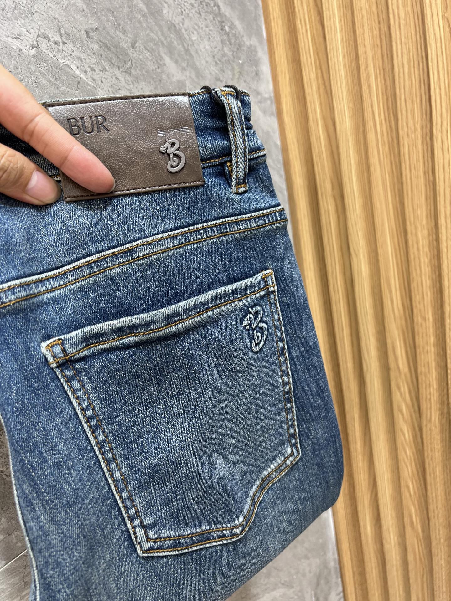 NO:518729,Burberry/Burberry 2025 autumn and winter new products, complete three standards, jeans, good products, don't need to introduce too much, look at the details, counter number 29-38, 175/140, upper body 32,,burberry,burberry,jeans,alexander wang19860909Burberry/巴宝莉 2025秋冬新品 三标齐全 牛仔裤 好货不用过多介绍 看细节 专柜码数29-38 175/140上身32码,,burberry,burberry,jeans,alexander wang,Men's clothing