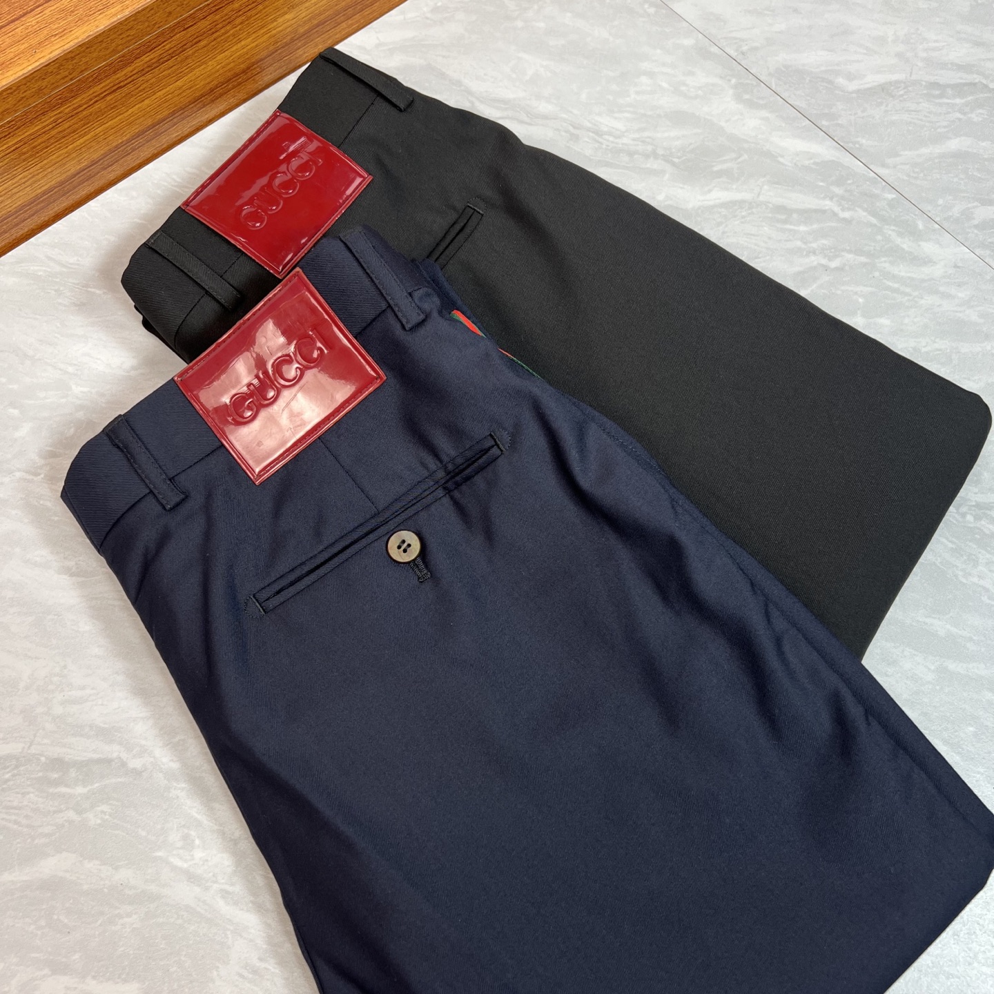 NO:518737,Gucci/Gucci 2025 Spring and Summer New Products, Complete Three Standards, Trousers, Don’t need to introduce too much good products, look at the details, Counter code 29-38, 175/140, 32 upper body sizes,,gucci,alexander wang19860909Gucci/古奇 2025春夏新品 三标齐全 西裤 好货不用过多介绍 看细节 专柜码数29-38 175/140上身32码,,gucci,alexander wang,Men's clothing