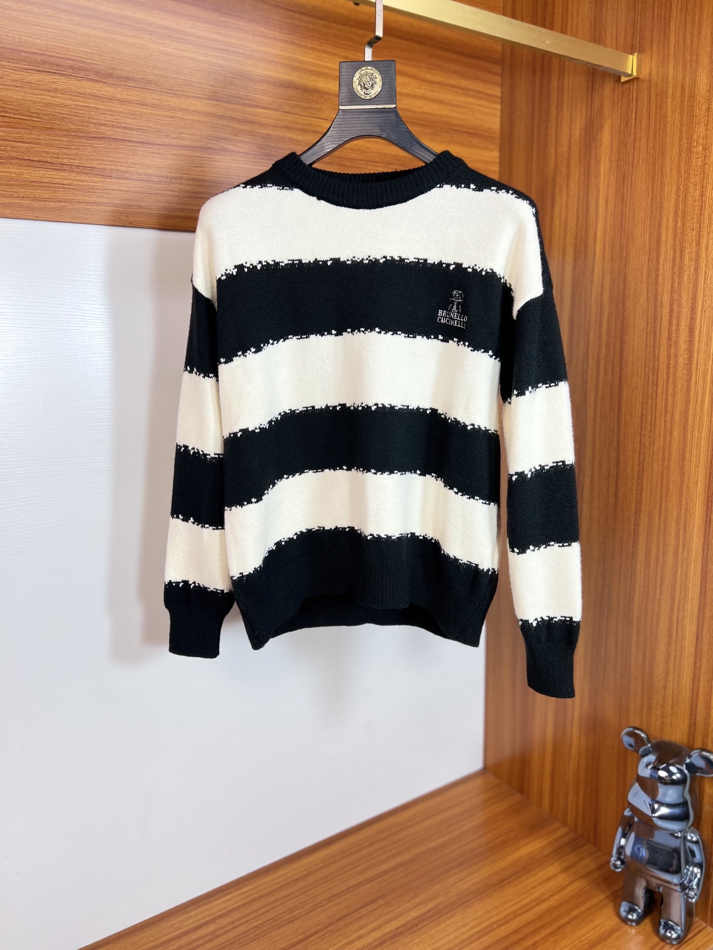 NO:519261,BC 2025 new spring and summer products are available, complete three standards, round neck sweater, sweater, good products do not need to be introduced too much, look at the details, counter number M-XXXL 175/140 Suggestions L,, sweaters, alexander wang19860909BC 2025年春夏新品上新 三标齐全 圆领毛衣毛衫 好货不用过多介绍 看细节 专柜码数M-XXXL 175/140建议L,,sweaters,alexander wang,Men's clothing