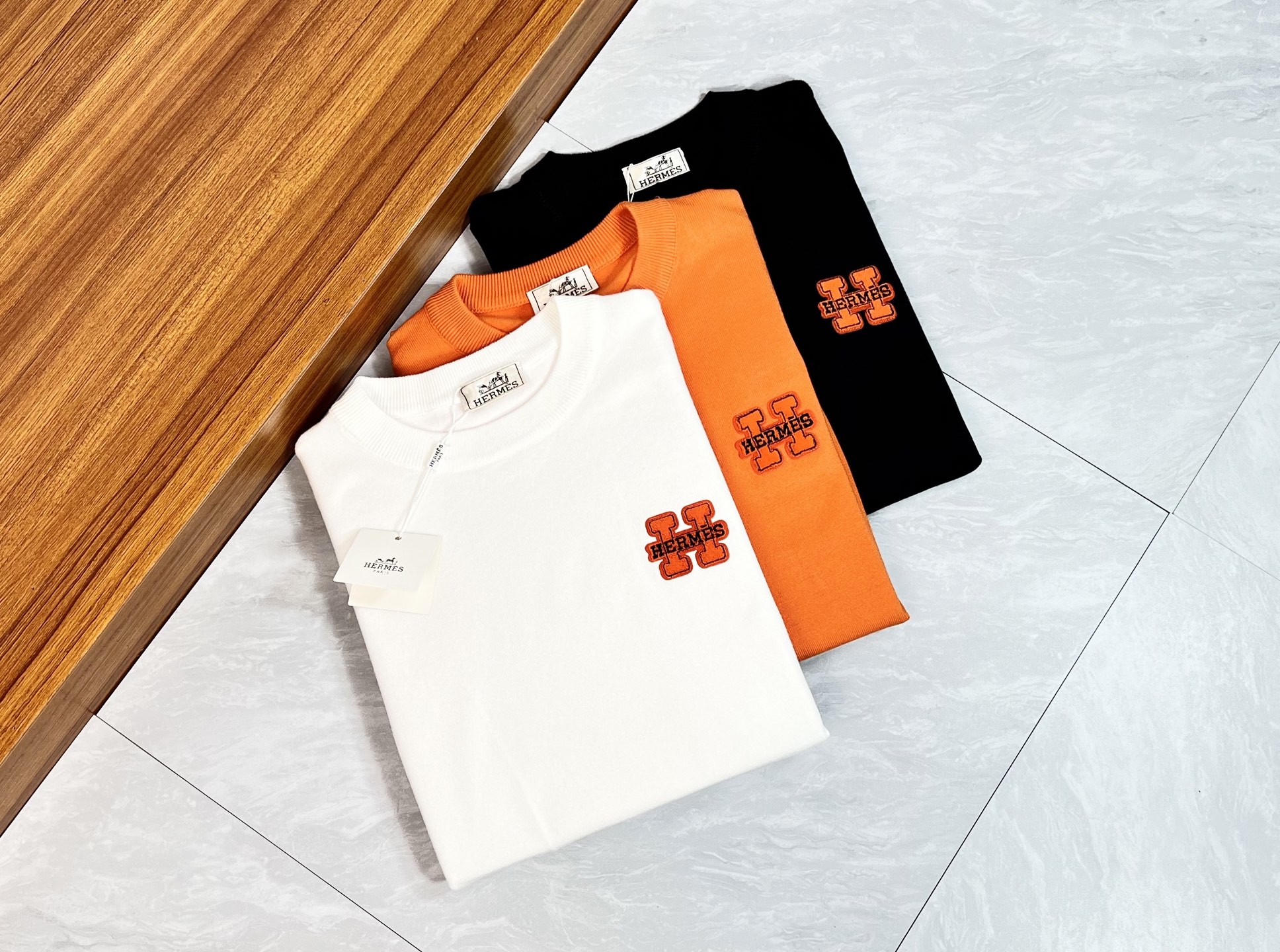 NO:519273,Hermes/Hermes 2025 spring and summer new products are available, three standards are complete, round neck sweater, good products do not need to be introduced too much, look at the details, counter number M-XXXL 175/140 Suggestions,,hermes,hermes,sweaters,alexander wang19860909Hermes/爱马仕 2025年春夏新品上新 三标齐全 圆领毛衣 好货不用过多介绍 看细节 专柜码数M-XXXL 175/140建议L,,hermes,hermes,sweaters,alexander wang,Men's clothing