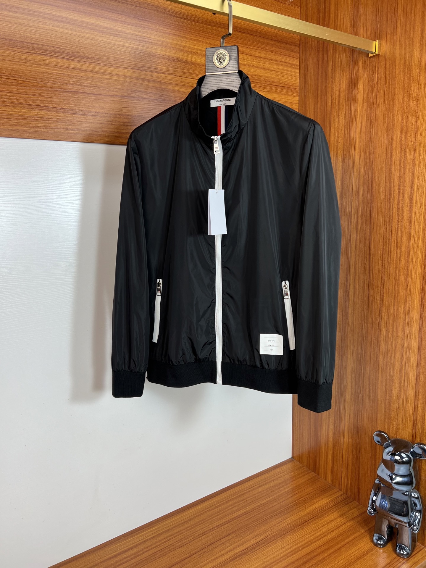 NO:519282,TB 2025 new spring and summer products are available, complete three standards, windbreaker jacket, jacket, good products, no need to introduce too much, look at the details, counter number M-XXXL 175/140 Suggestions L,, jackets & coats, jackets & coats, alexander wang19860909TB 2025年春夏新品上新 三标齐全 风衣夹克外套 好货不用过多介绍 看细节 专柜码数M-XXXL 175/140建议L,,jackets & coats,jackets & coats,alexander wang,Men's clothing
