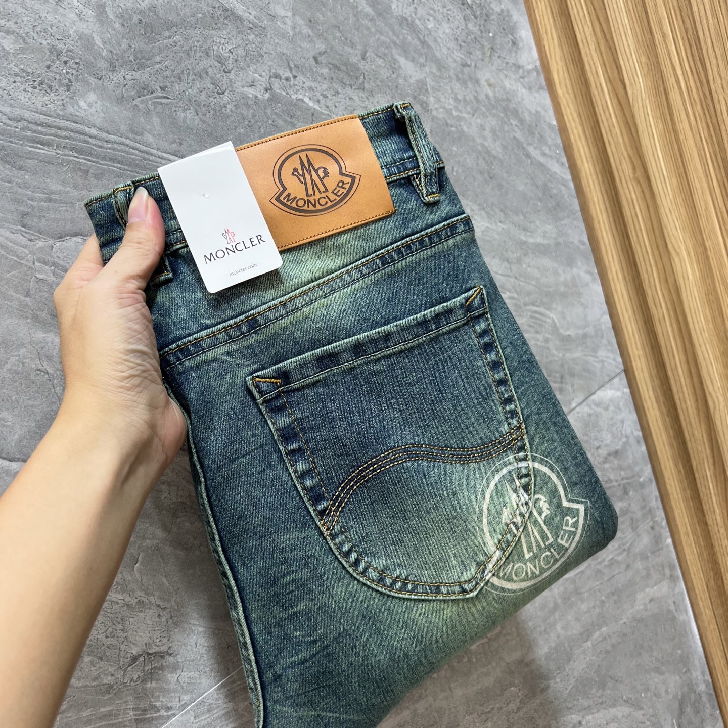 NO:521698,Moncler/家口 2025 autumn and winter new products, complete three standards, jeans, good products, don't need to be introduced too much, look at the details, counter number 28-38 / 140 upper body 32,, Moncler, jeans, alexander wang19860909Moncler/蒙口 2025秋冬新品 三标齐全 牛仔裤 好货不用过多介绍 看细节 专柜码数28-38 /140上身32码,,Moncler,jeans,alexander wang,Men's clothing
