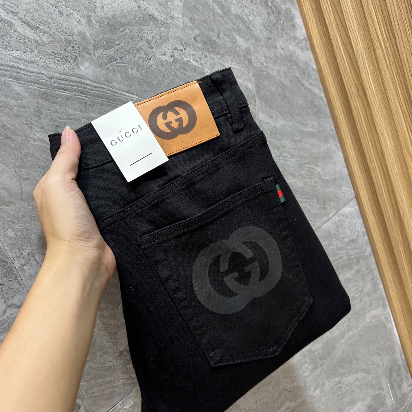 NO:521707,Gucci/Gucci 2025 autumn and winter new products, complete three standards, jeans, good products, don't need to be introduced too much, look at the details, counter number 28-38 / 140 upper body 32,,gucci,jeans,alexander wang19860909Gucci/古奇 2025秋冬新品 三标齐全 牛仔裤 好货不用过多介绍 看细节 专柜码数28-38 /140上身32码,,gucci,jeans,alexander wang,Men's clothing