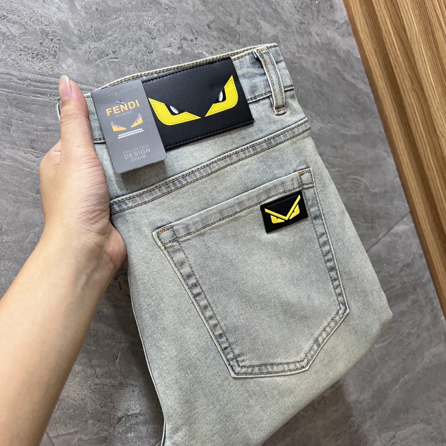 NO:521717,Fendi/Fendi 2025 autumn and winter new products, complete three standards, jeans, good products, don't need to be introduced too much, look at the details, counter number 28-38 / 140 upper body 32,,fendi,fendi,jeans,alexander wang19860909Fendi/芬迪 2025秋冬新品 三标齐全 牛仔裤 好货不用过多介绍 看细节 专柜码数28-38 /140上身32码,,fendi,fendi,jeans,alexander wang,Men's clothing