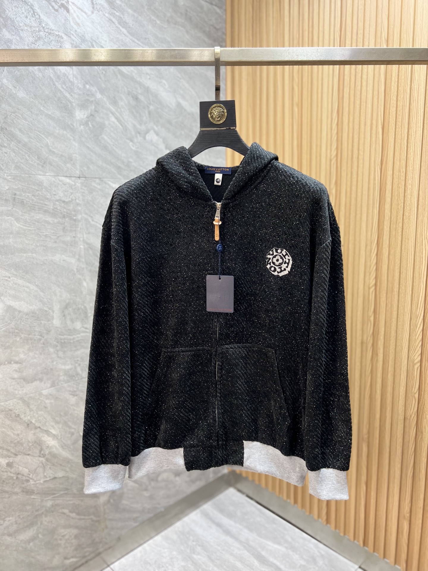 NO:521723,LV/Louis Vuitton 2025 autumn and winter new products are available, three standards are complete, jackets and jackets, don’t need to introduce too much, look at the details, counter code M-XXXL /140 suggestions, L,,louis vuitton,louis vuitton,jackets & coats,jackets & coats,alexander wang19860909LV/路易威登 2025年秋冬新品上新 三标齐全 夹克外套 好货不用过多介绍 看细节 专柜码数M-XXXL /140建议L,,louis vuitton,louis vuitton,jackets & coats,jackets & coats,alexander wang,Men's clothing