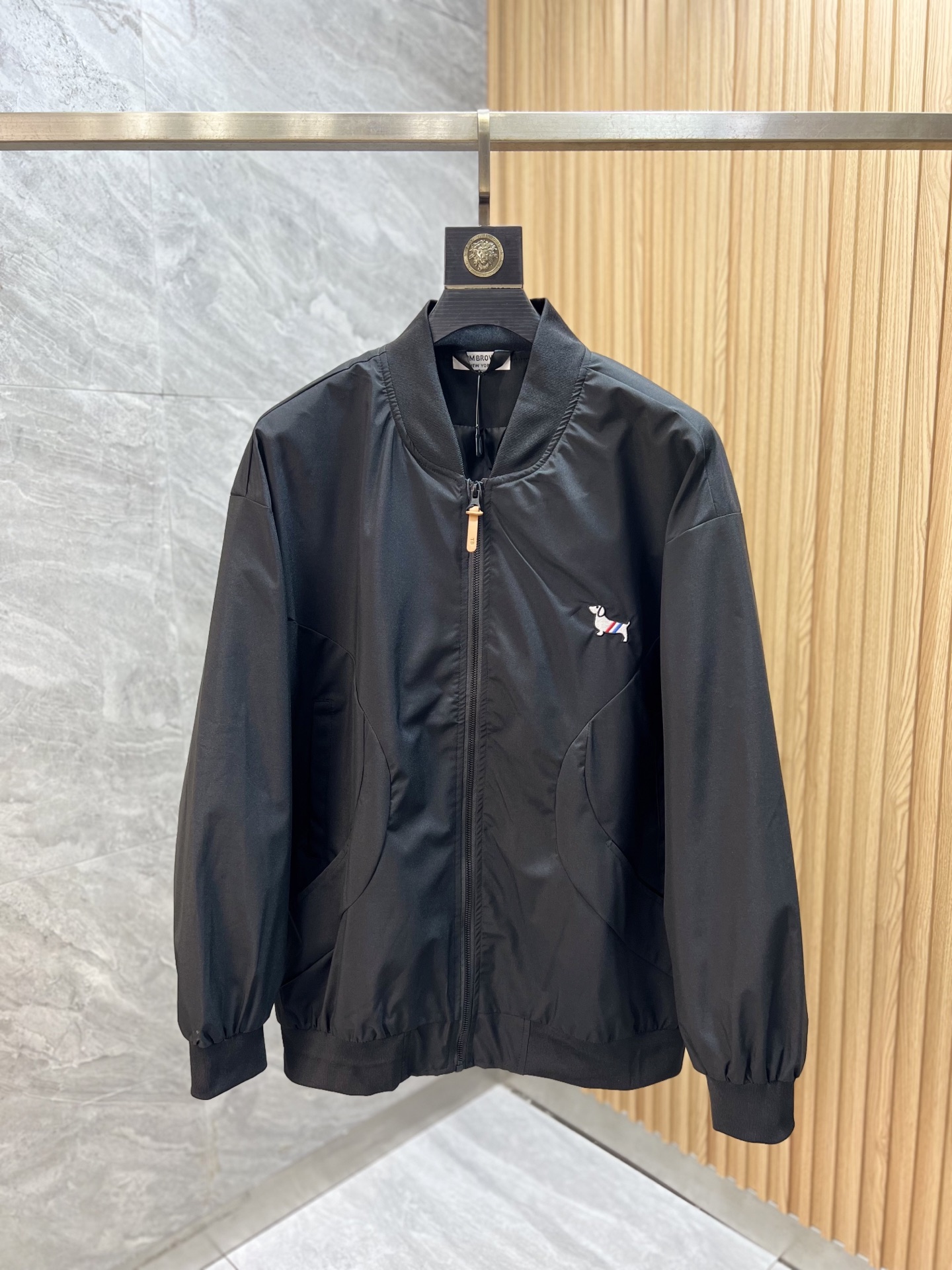 NO:521710,TB 2025 Autumn and Winter New Products are available, complete three standards, jackets, no need to introduce too much good products, look at the details, counter code M-XXXL /140 Suggestions L,, jackets & coats, jackets & coats, alexander wang19860909TB 2025年秋冬新品上新 三标齐全 夹克外套 好货不用过多介绍 看细节 专柜码数M-XXXL /140建议L,,jackets & coats,jackets & coats,alexander wang,Men's clothing