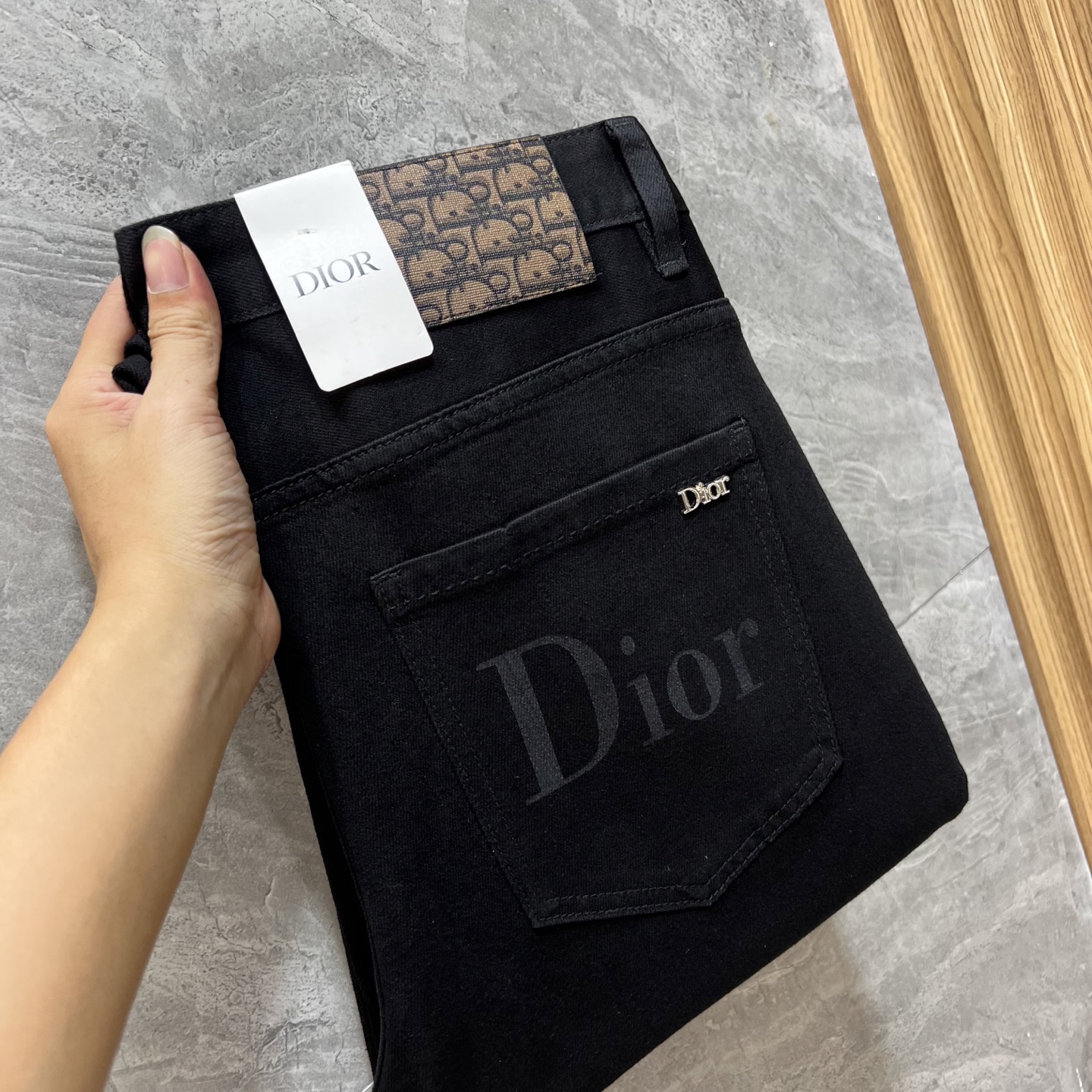 NO:522959,Dior/Dior 2025 autumn and winter new products, complete three standards, jeans, good products, don't need to introduce too much, look at the details, counter number 28-38, 175/140, upper body 32,,dior,dior,jeans,alexander wang19860909Dior/迪奥 2025秋冬新品 三标齐全 牛仔裤 好货不用过多介绍 看细节 专柜码数28-38 175/140上身32码,,dior,dior,jeans,alexander wang,Men's clothing