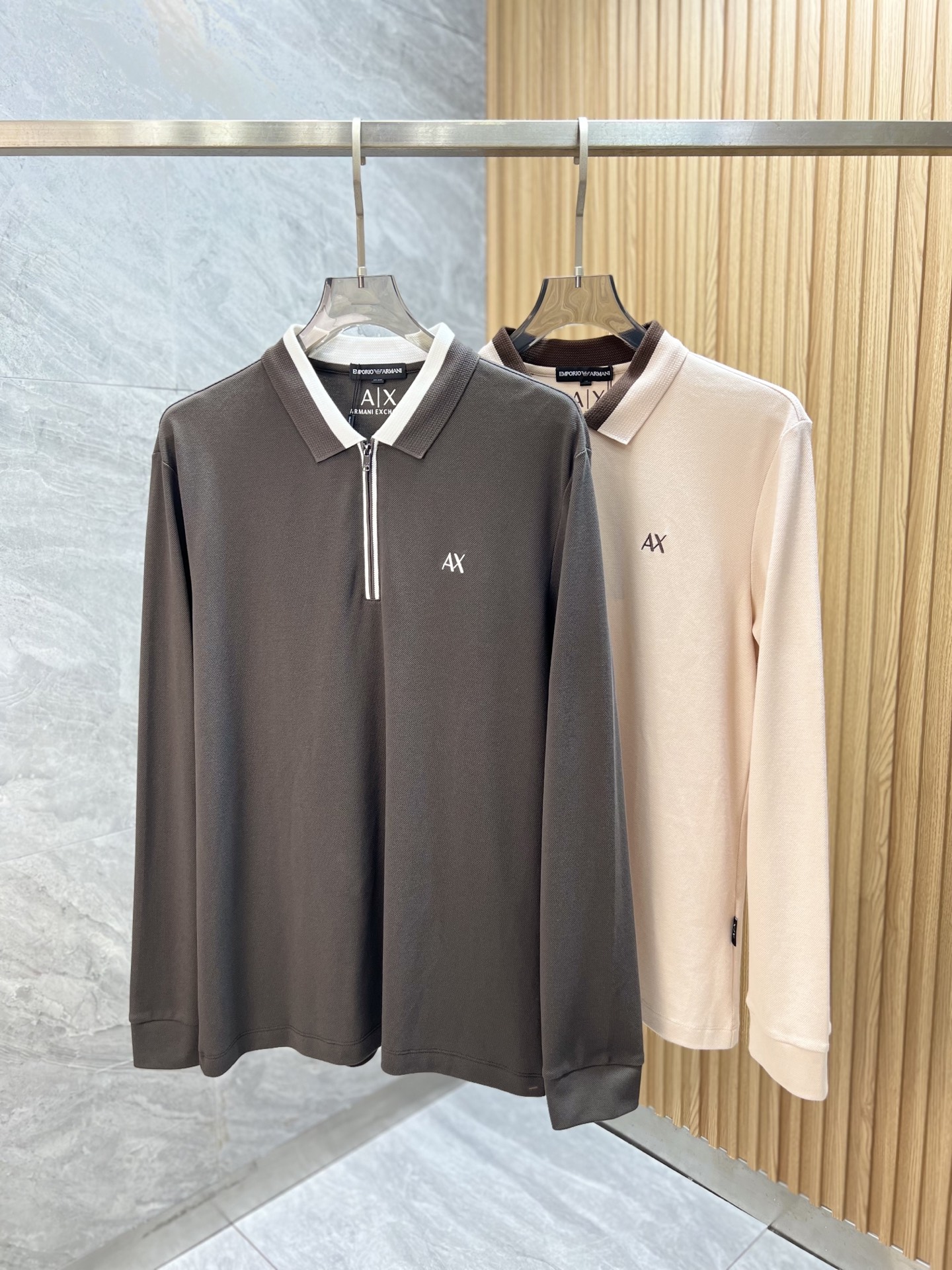NO:539923,Armani/Armani 2025 autumn and winter new products are available, three standards are complete, lapel long-sleeved polo shirt, good products do not need to be introduced too much, look at the details, counter number M-XXXL /140 suggestions L,,armani,armani,alexander wang19860909Armani/阿玛尼 2025年秋冬新品上新 三标齐全 翻领长袖polo衫 好货不用过多介绍 看细节 专柜码数M-XXXL /140建议L,,armani,armani,alexander wang,Men's clothing