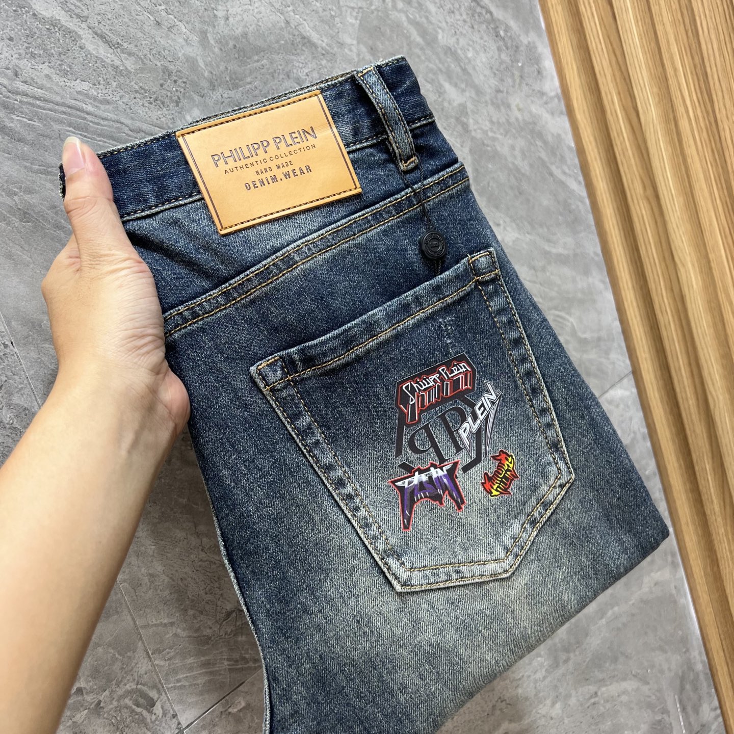 NO:540004,PP Autumn and winter new products, complete three standards, jeans, good products, don't need to introduce too much, look at the details, counter code number 29-38 / 140 upper body 32, jeans, alexander wang19860909PP 秋冬新品 三标齐全 牛仔裤 好货不用过多介绍 看细节 专柜码数29-38 /140上身32码,,jeans,alexander wang,Men's clothing