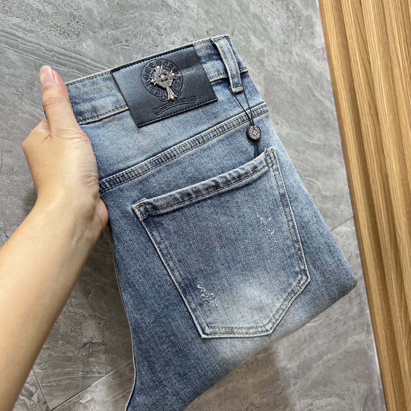 NO:540007,ch/Croxin 2025 autumn and winter new products, complete three standards, jeans, good products, don't need to introduce too much, look at the details, counter number 29-38, 175/140, upper body 32, chrome hearts, jeans, alexander wang19860909ch/克罗心 2025秋冬新品 三标齐全 牛仔裤 好货不用过多介绍 看细节 专柜码数29-38 175/140上身32码,,chrome hearts,jeans,alexander wang,Men's clothing