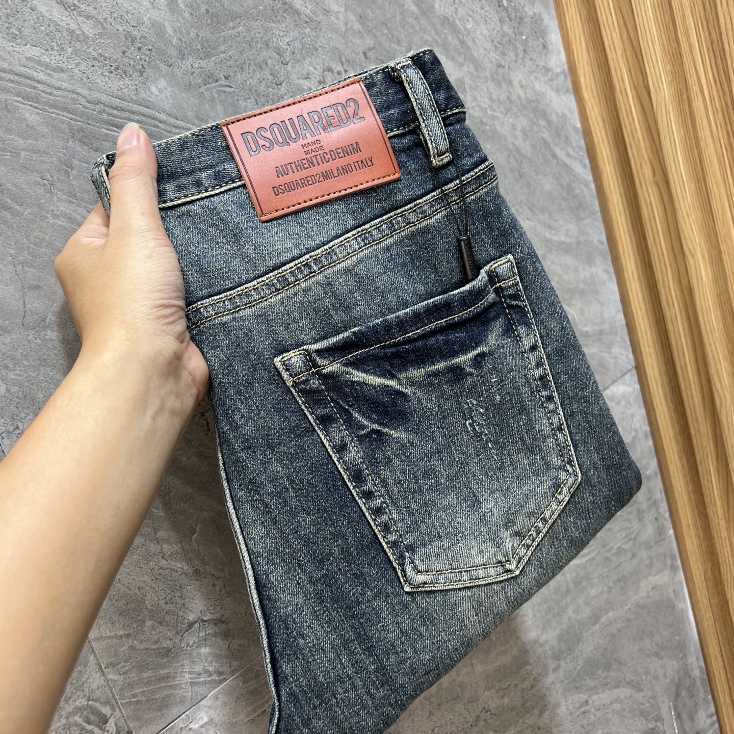 NO:540016,DQ2 2025 autumn and winter new products, complete three standards, jeans, good products, don't need to introduce too much, look at the details, counter code number 29-38 175/140 upper body 32, jeans, alexander wang19860909DQ2 2025秋冬新品 三标齐全 牛仔裤 好货不用过多介绍 看细节 专柜码数29-38 175/140上身32码,,jeans,alexander wang,Men's clothing