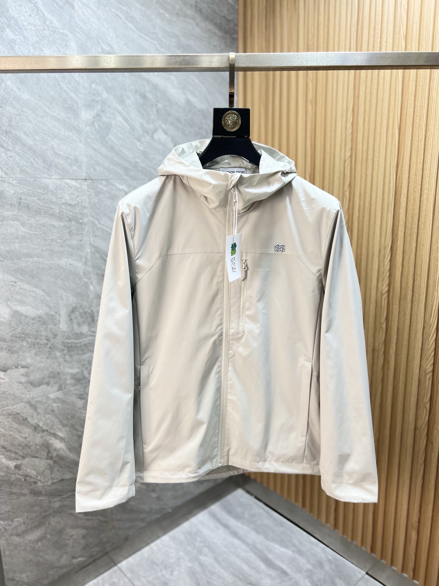 NO:568196,Kolon's 2025 autumn and winter new products are available. Jackets and coats are complete with three standards. Good products need no introduction. Look at the details. Counter size M-XXXL /140 recommended L,,jackets & coats,jackets & coats,alexander wang19860909可隆 2025年秋冬新品上新 三标齐全 夹克外套 好货不用过多介绍 看细节 专柜码数M-XXXL /140建议L,,jackets & coats,jackets & coats,alexander wang,Men's clothing