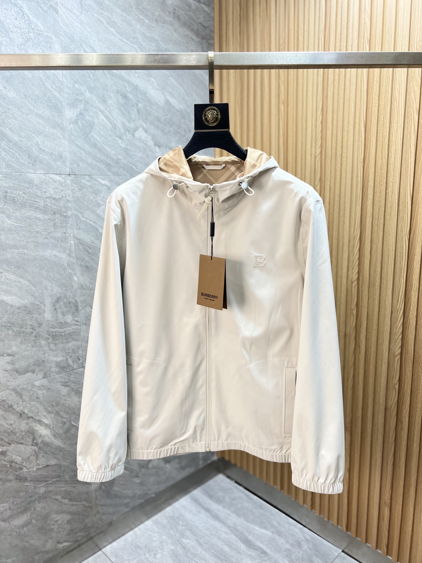 NO:568204,Burberry/Burberry 2025 new autumn and winter new products, complete with three labels, jackets and coats. Good products need no introduction. Look at the details. Counter size M-XXXL /140 recommended L,,burberry,burberry,jackets & coats,jackets & coats,alexander wang19860909Burberry/巴宝莉 2025年秋冬新品上新 三标齐全 夹克外套 好货不用过多介绍 看细节 专柜码数M-XXXL /140建议L,,burberry,burberry,jackets & coats,jackets & coats,alexander wang,Men's clothing