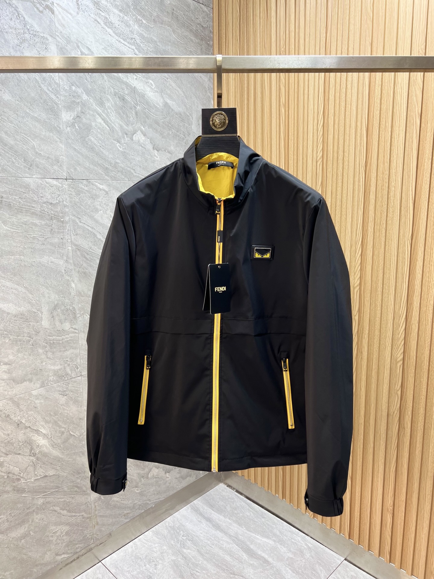 NO:540028,Fendi/Fendi 2025 new autumn and winter products are available, complete three standards, jackets, no need to introduce too much good products, look at the details, counter code M-XXXL 175/140 Suggestions,,fendi,fendi, jackets & coats,jackets & coats,alexander wang19860909Fendi/芬迪 2025年秋冬新品上新 三标齐全 夹克外套 好货不用过多介绍 看细节 专柜码数M-XXXL 175/140建议L,,fendi,fendi,jackets & coats,jackets & coats,alexander wang,Men's clothing