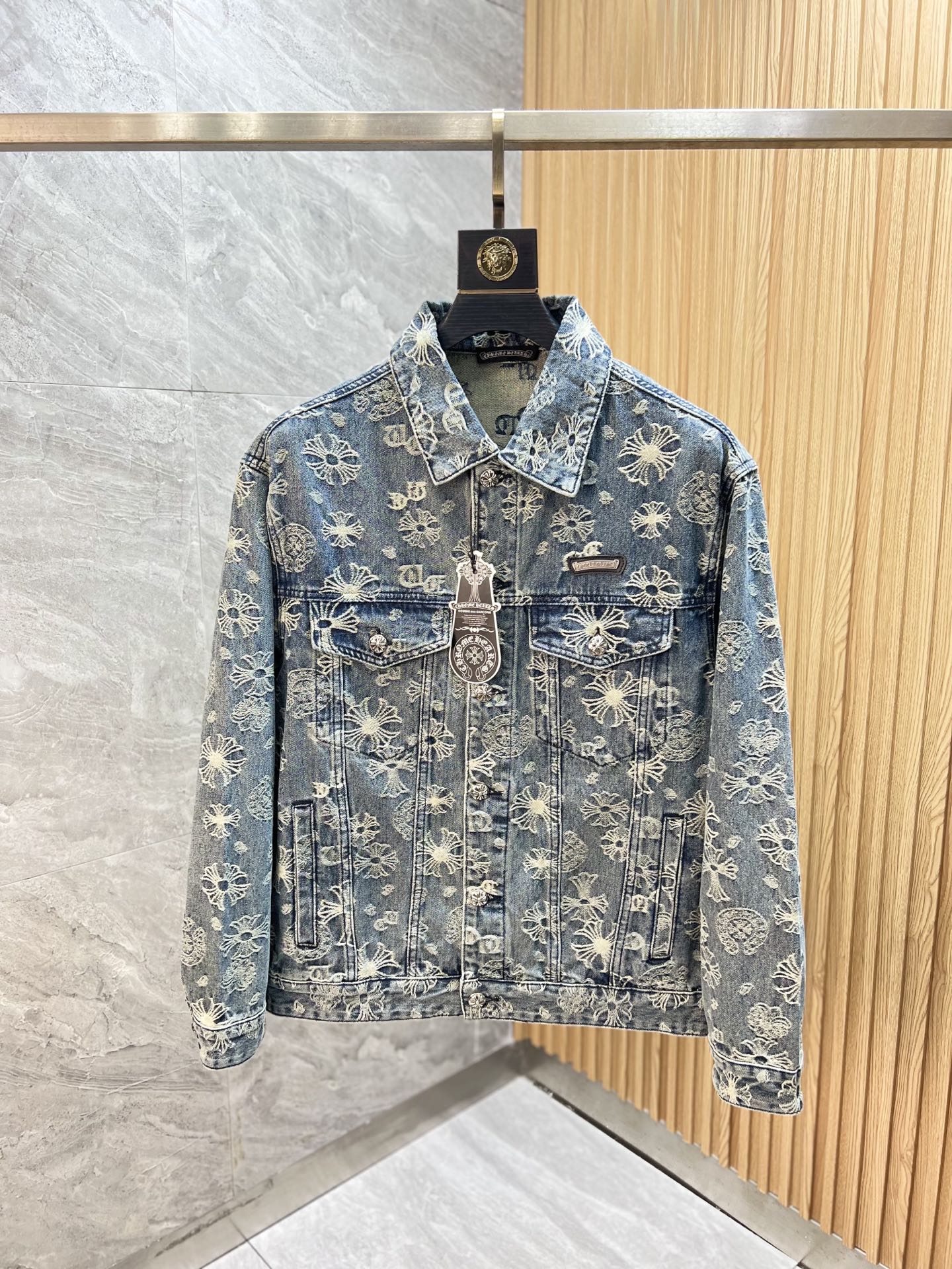 NO:540032,Ch/Croxin 2025 new products are available in the autumn and winter 2025. Three standards are complete. Jacket jackets. Don’t need to introduce too much. Look at the details. Counter code M-XXXL 175/140. L, chrome hearts, jackets & coats, jackets & coats, alexander wang19860909Ch/克罗心 2025年秋冬新品上新 三标齐全 夹克外套 好货不用过多介绍 看细节 专柜码数M-XXXL 175/140建议L,,chrome hearts,jackets & coats,jackets & coats,alexander wang,Men's clothing