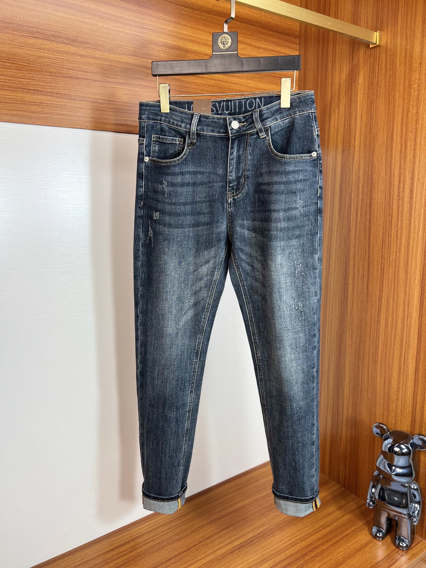 NO:539876,LV/Louis Vuitton 2025 autumn and winter new products, complete three standards, jeans, good products, don't need to be introduced too much, look at the details, counter number 28-38 / 140 upper body 32,, louis vuitton,louis vuitton,jeans,alexander wang19860909LV/路易威登 2025秋冬新品 三标齐全 牛仔裤 好货不用过多介绍 看细节 专柜码数28-38 /140上身32码,,louis vuitton,louis vuitton,jeans,alexander wang,Men's clothing