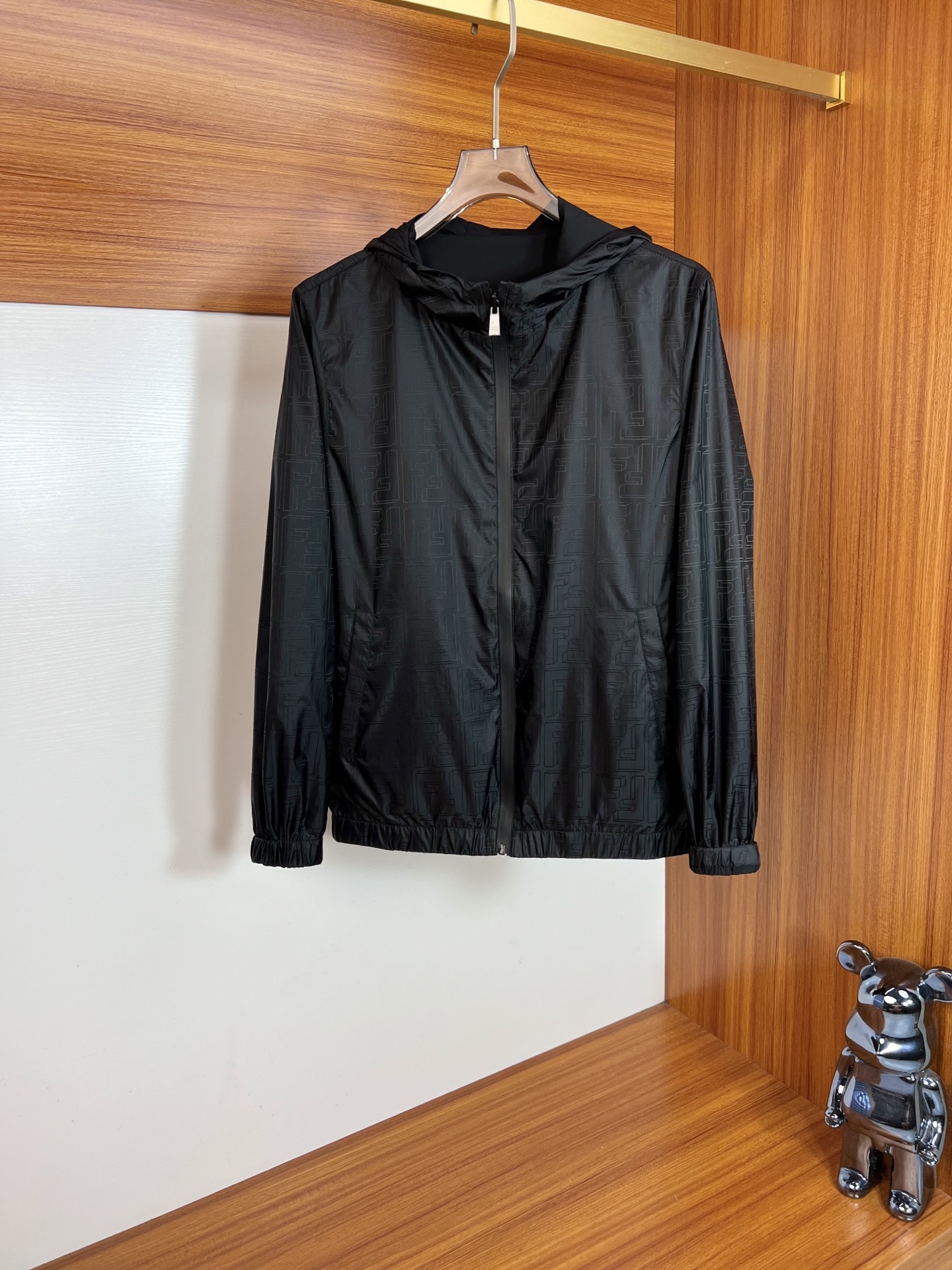 NO:539898,Fendi/Fendi 2025 new autumn and winter products are available, complete three standards, double-sided jackets, good products do not need to be introduced too much, look at the details, counter number M-XXXL /140 suggestions L,,fendi,fendi, jackets & coats, jackets & coats, alexander wang19860909Fendi/芬迪 2025年秋冬新品上新 三标齐全 双面夹克外套 好货不用过多介绍 看细节 专柜码数M-XXXL /140建议L,,fendi,fendi,jackets & coats,jackets & coats,alexander wang,Men's clothing