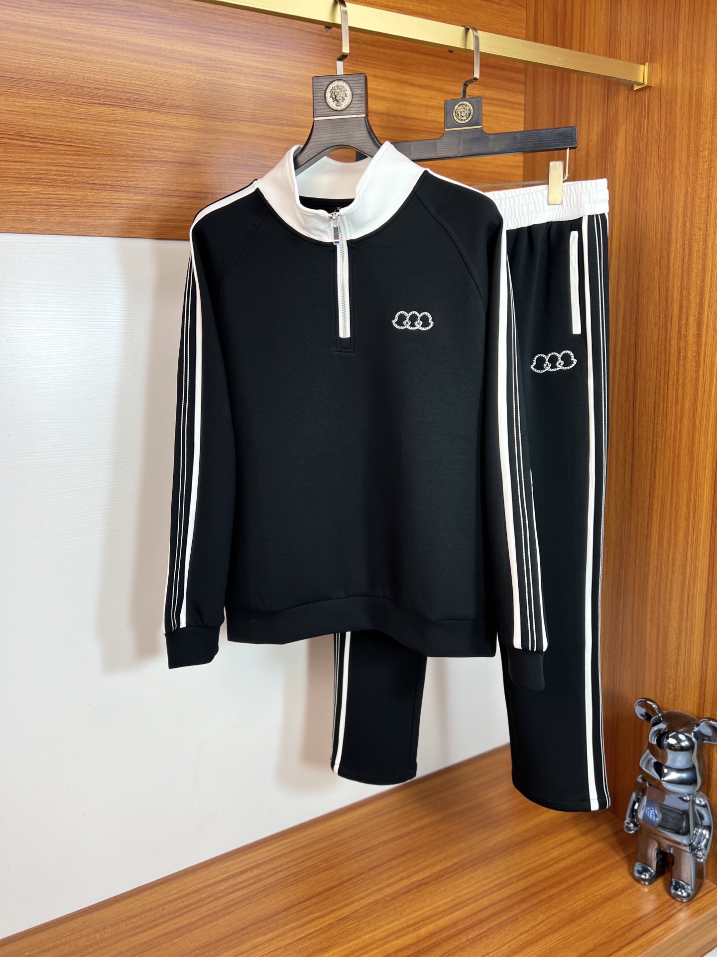 NO:531442,Jacket Moncler/Passed 2025 autumn and winter new products, complete three standards, matching sets, no need to introduce too much good products, look at the details, counter code M-4XL 175/140 upper body L,, Moncler, jackets & coats, alexander wang19860909外套Moncler/蒙口 2025秋冬新品 三标齐全 可搭配套装 好货不用过多介绍 看细节 专柜码数M-4XL 175/140上身L,,Moncler,jackets & coats,alexander wang,Men's clothing