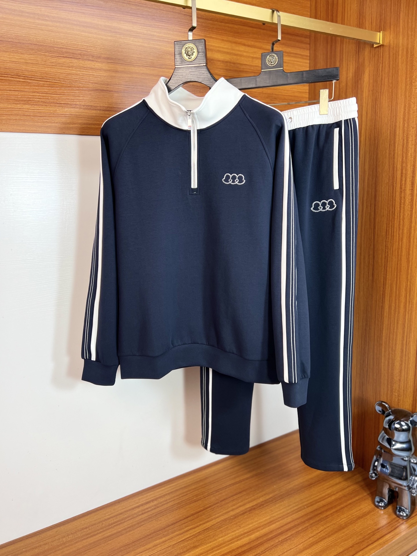 NO:531429,Jacket Moncler/Passed 2025 autumn and winter new products, complete three standards, matching sets, no need to introduce too much good products, look at the details, counter code M-4XL 175/140 upper body L,, Moncler, jackets & coats, alexander wang19860909外套Moncler/蒙口 2025秋冬新品 三标齐全 可搭配套装 好货不用过多介绍 看细节 专柜码数M-4XL 175/140上身L,,Moncler,jackets & coats,alexander wang,Men's clothing