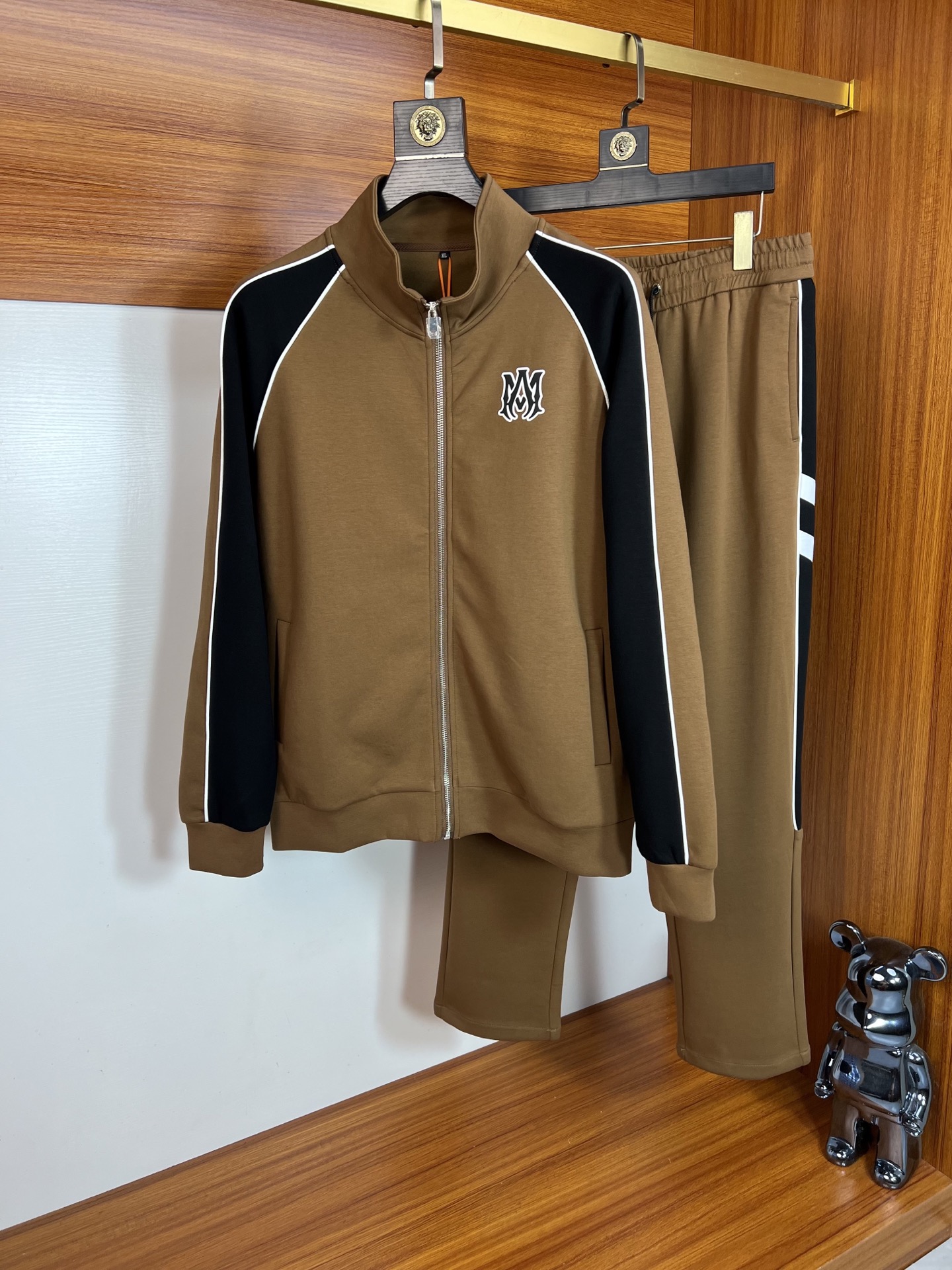 NO:539909,Jacket Moncler/Passed 2025 autumn and winter new products, complete three standards, matching suits, no need to introduce too much good products, look at the details, counter number M-4XL /140 upper body L,, Moncler, jackets & coats, alexander wang19860909外套Moncler/蒙口 2025秋冬新品 三标齐全 可搭配套装 好货不用过多介绍 看细节 专柜码数M-4XL /140上身L,,Moncler,jackets & coats,alexander wang,Men's clothing