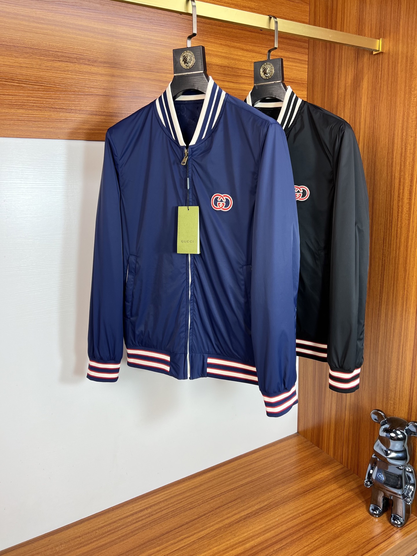NO:571466,Gucci/Gucci 2025 autumn and winter new products, complete with three labels, double-sided jackets and coats. Good products need no introduction. Look at the details. Counter size M-XXXL /140 recommended L,,gucci,jackets & coats,jackets & coats,alexander wang19860909Gucci/古奇 2025年秋冬新品上新 三标齐全 双面夹克外套 好货不用过多介绍 看细节 专柜码数M-XXXL /140建议L,,gucci,jackets & coats,jackets & coats,alexander wang,Men's clothing
