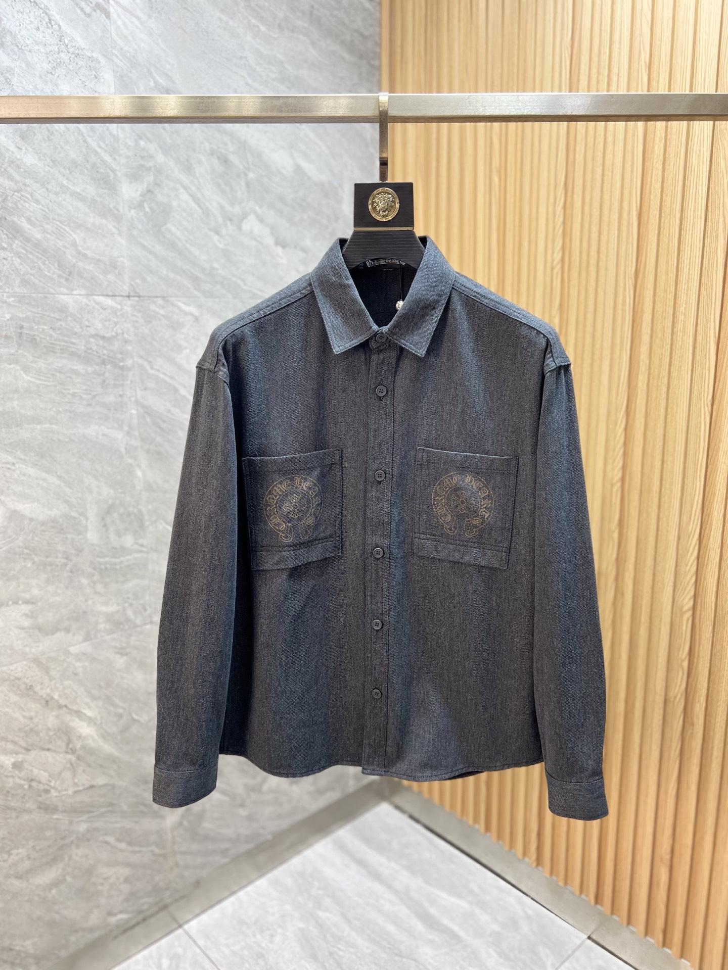 NO:547327,Ch/Croxin 2025 autumn and winter new products are available, complete three standards, shirts, jackets, coats, good products, look at details, counter code M-XXXL 175/140 Suggestions L,,chrome hearts, jackets & coats, jackets & coats,shirts,alexander wang19860909Ch/克罗心 2025年秋冬新品上新 三标齐全 衬衫 夹克外套 好货不用过多介绍 看细节 专柜码数M-XXXL 175/140建议L,,chrome hearts,jackets & coats,jackets & coats,shirts,alexander wang,Men's clothing