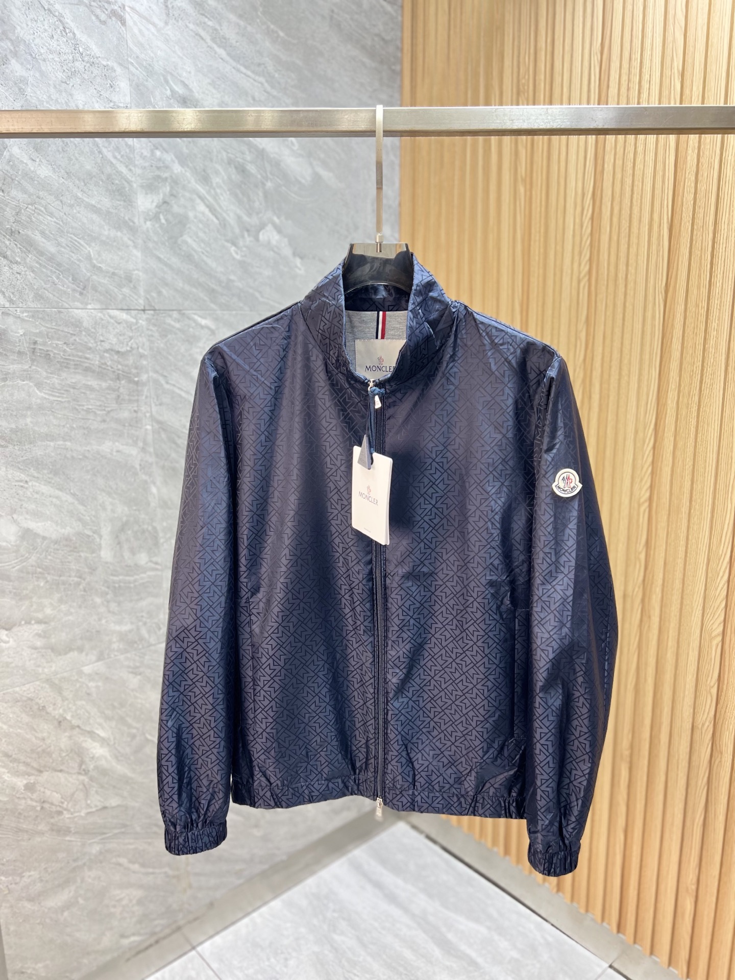 NO:550519,Moncler/家口用 2025 autumn and winter new products are available, complete three standards, jackets, no need to introduce too much good products, look at the details, counter number M-XXXL /140 suggestions L,,Moncler, jackets & coats,jackets & coats,alexander wang19860909Moncler/蒙口 2025年秋冬新品上新 三标齐全 夹克外套 好货不用过多介绍 看细节 专柜码数M-XXXL /140建议L,,Moncler,jackets & coats,jackets & coats,alexander wang,Men's clothing
