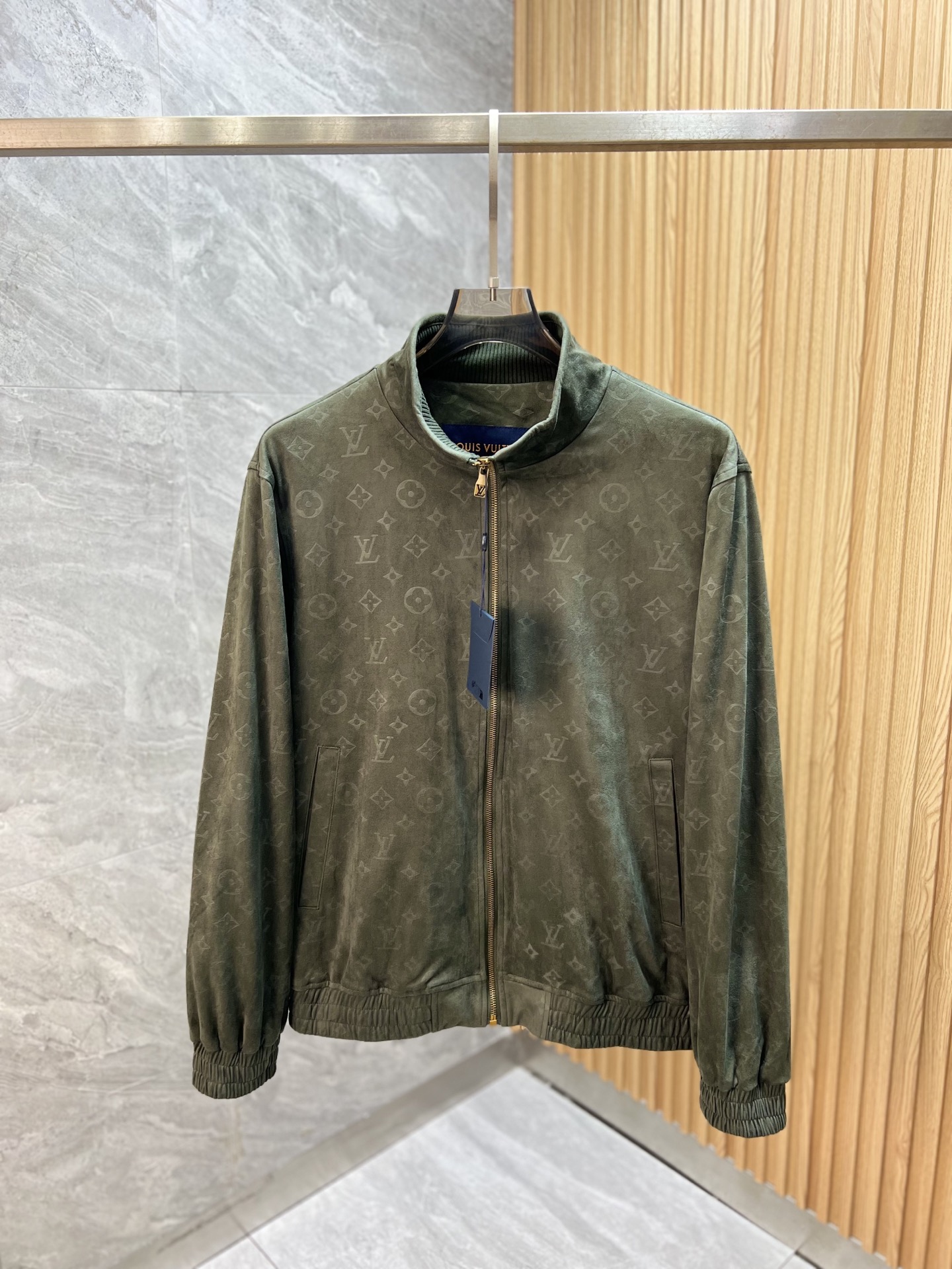 NO:571487,LV/Louis Vuitton 2025 autumn and winter new products, complete with three labels, jackets and coats, good products need no introduction, look at the details, counter size M-XXXL /140 recommended L,, louis vuitton, louis vuitton, jackets & coats, jackets & coats, alexander wang19860909LV/路易威登 2025年秋冬新品上新 三标齐全 夹克外套 好货不用过多介绍 看细节 专柜码数M-XXXL /140建议L,,louis vuitton,louis vuitton,jackets & coats,jackets & coats,alexander wang,Men's clothing