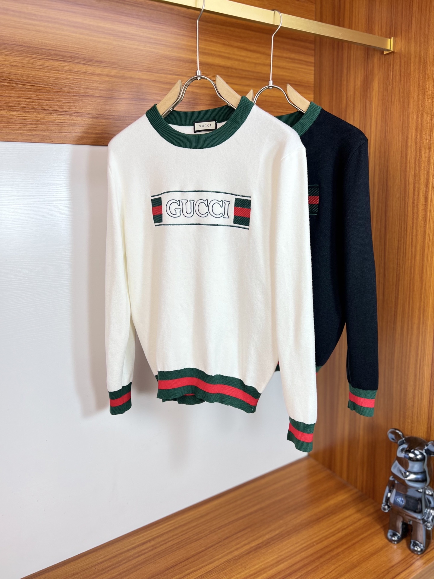 NO:549005,Gucci/Gucci 2025 new autumn and winter products are available, complete three standards, round neck sweater, good products do not need to be introduced too much, look at the details, counter number M-XXXL /140 suggestions L,,gucci,sweaters,alexander wang19860909Gucci/古奇 2025年秋冬新品上新 三标齐全 圆领毛衣 好货不用过多介绍 看细节 专柜码数M-XXXL /140建议L,,gucci,sweaters,alexander wang,Men's clothing
