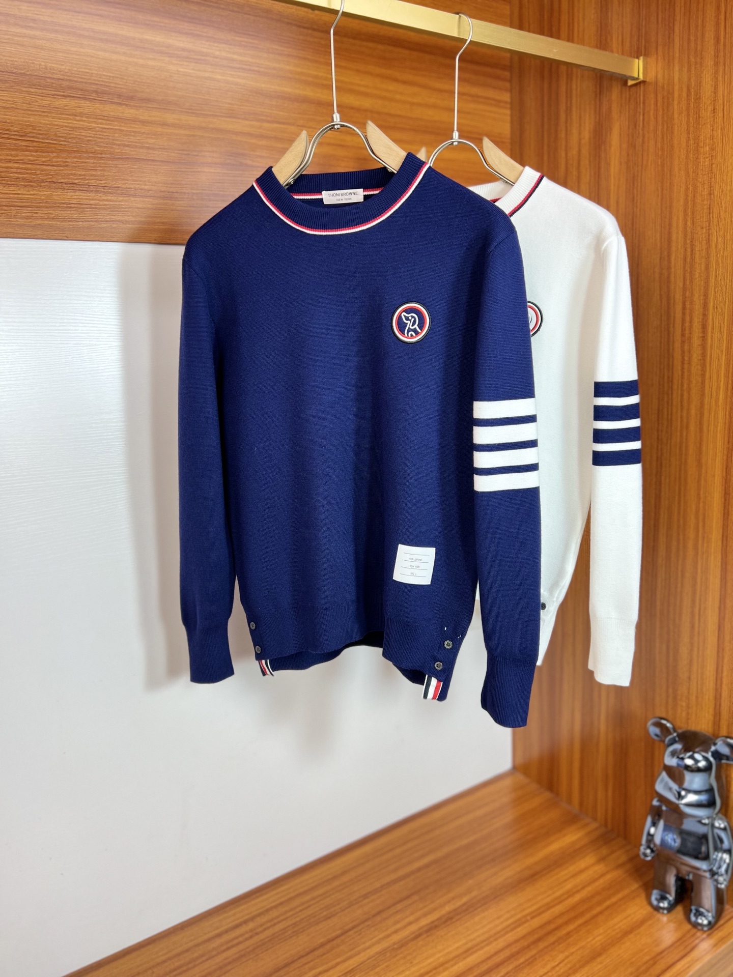 NO:572385,TB 2025 autumn and winter new products, complete with three labels, round neck sweater, good product, no need to introduce too much, look at the details, counter size M-XXXL 175/140, recommended L,,sweaters,alexander wang19860909TB 2025年秋冬新品上新 三标齐全 圆领毛衣 好货不用过多介绍 看细节 专柜码数M-XXXL 175/140建议L,,sweaters,alexander wang,Men's clothing