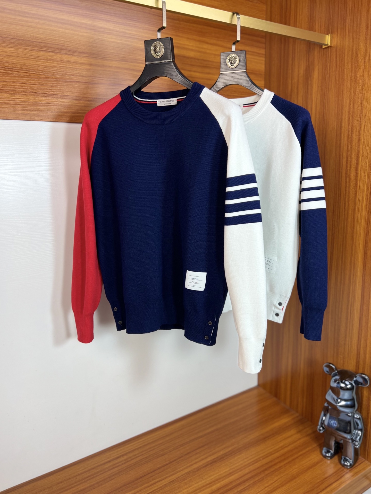 NO:572372,TB 2025 autumn and winter new products, complete with three labels, round neck sweater, good product, no need to introduce too much, look at the details, counter size M-XXXL 175/140, recommended L,,sweaters,alexander wang19860909TB 2025年秋冬新品上新 三标齐全 圆领毛衣 好货不用过多介绍 看细节 专柜码数M-XXXL 175/140建议L,,sweaters,alexander wang,Men's clothing