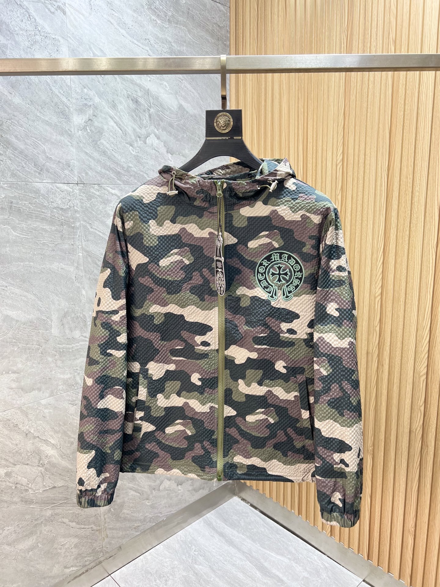 NO:599043,Chrome Hearts 2025 Autumn and Winter New Products, Complete with Three Standards, Jackets and Coats. Good products, no need to introduce too much. Look at the details. Counter size M-XXXL 175/140 recommended L,,chrome hearts,jackets & coats,jackets & coats,alexander wang19860909克罗心 2025年秋冬新品上新 三标齐全 夹克外套 好货不用过多介绍 看细节 专柜码数M-XXXL 175/140建议L,,chrome hearts,jackets & coats,jackets & coats,alexander wang,Men's clothing