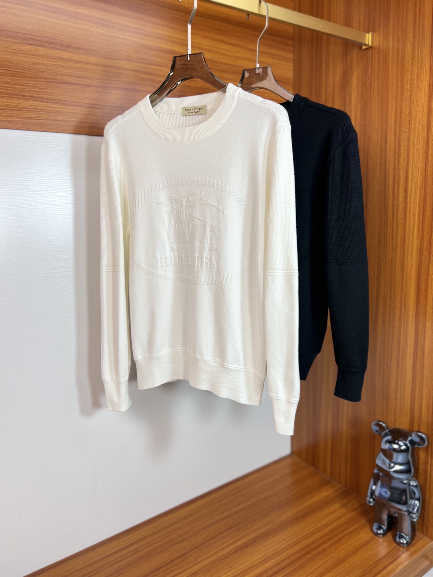 NO:654658,Burberry/Burberry 2025 autumn and winter new products, complete with three labels, round neck sweater, good product, no need to introduce too much, look at the details, counter size M-XXXL 175/140, recommended L,, burberry, burberry, sweaters, alexander wang19860909Burberry/巴宝莉 2025年秋冬新品上新 三标齐全 圆领毛衣 好货不用过多介绍 看细节 专柜码数M-XXXL 175/140建议L,,burberry,burberry,sweaters,alexander wang,Men's clothing