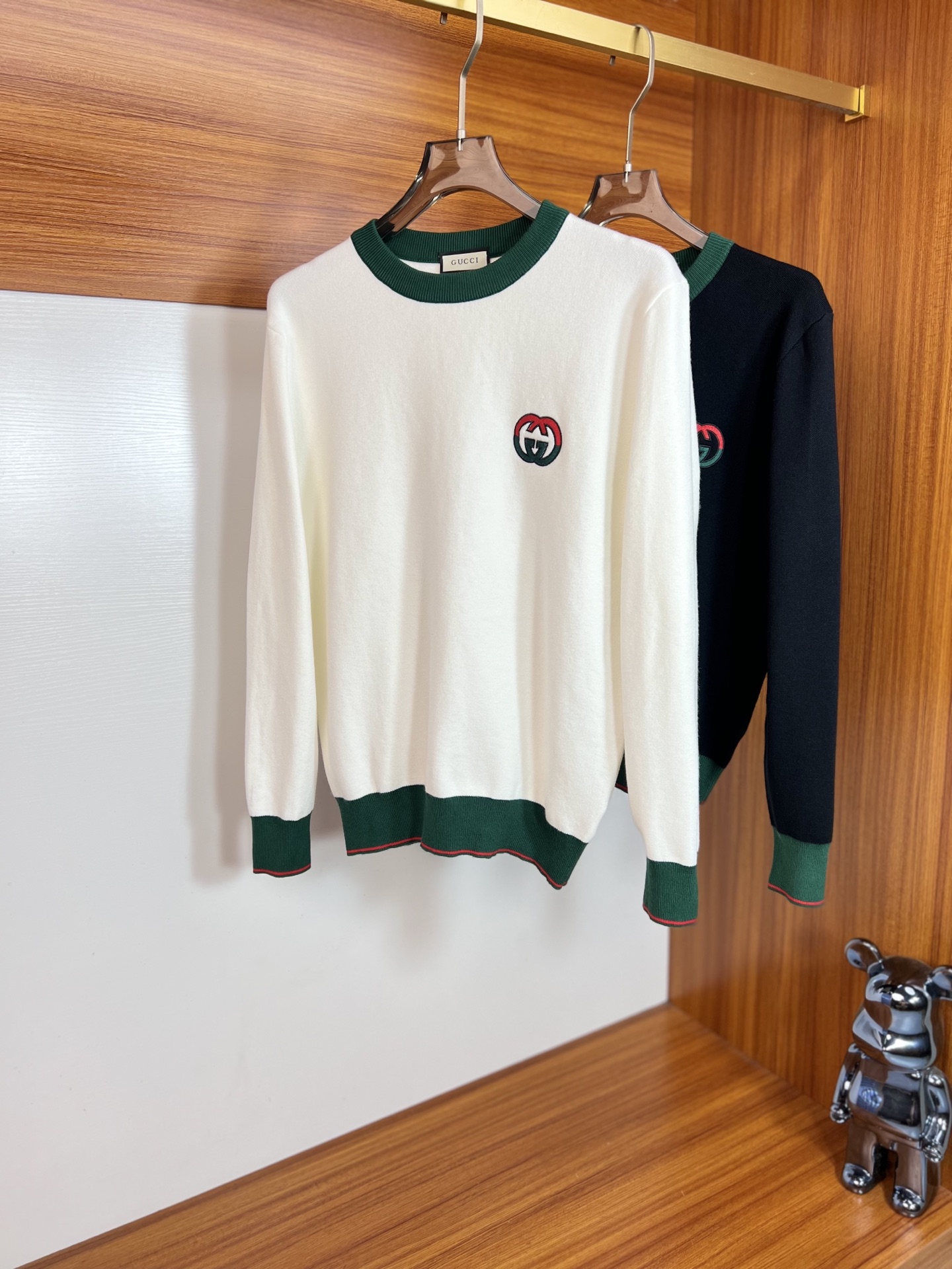 NO:550536,Gucci/Gucci 2025 new autumn and winter products are available, complete three standards, round neck sweater, good products do not need to be introduced too much, look at the details, counter number M-XXXL /140 suggestions L,,gucci,sweaters,alexander wang19860909Gucci/古奇 2025年秋冬新品上新 三标齐全 圆领毛衣 好货不用过多介绍 看细节 专柜码数M-XXXL /140建议L,,gucci,sweaters,alexander wang,Men's clothing