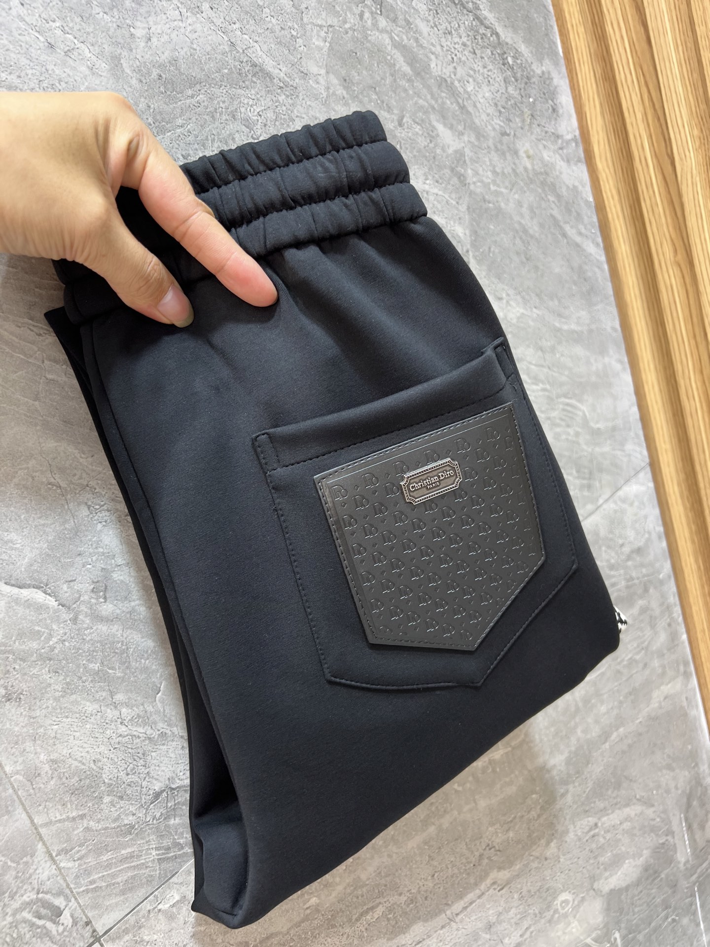 NO:524997,Dior/Dior 2025 autumn and winter new products, complete three standards, casual pants, good products, don't need to introduce too much, look at the details, counter number 30-38, 175/140 upper body 32,,dior,dior,alexander wang19860909Dior/迪奥 2025秋冬新品 三标齐全 休闲裤 好货不用过多介绍 看细节 专柜码数30-38 175/140上身32码,,dior,dior,alexander wang,Men's clothing