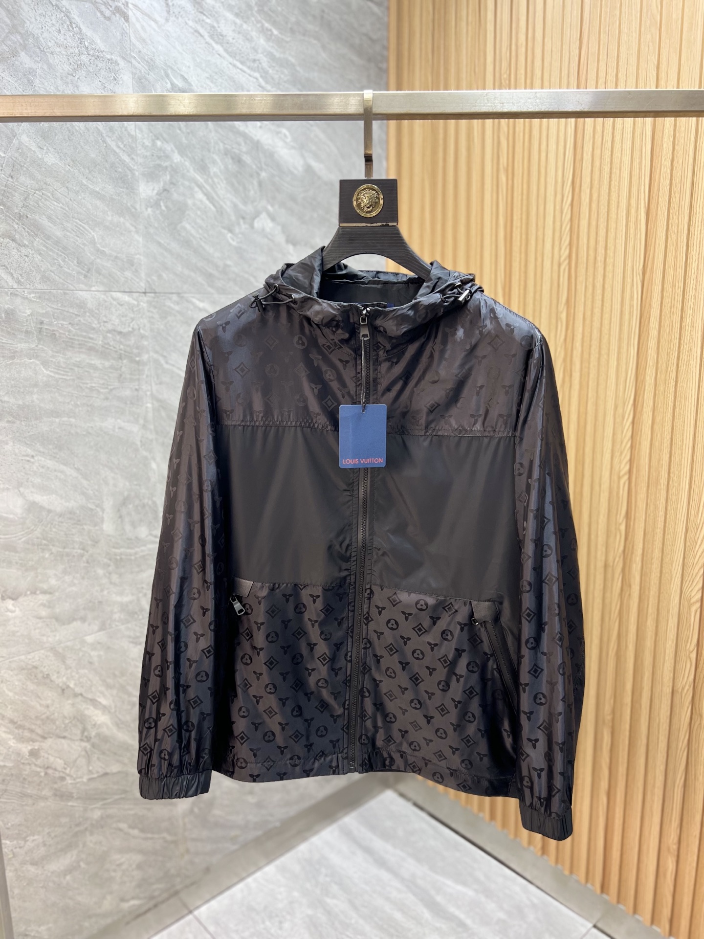 NO:524998,LV/Louis Vuitton 2025 autumn and winter new products are available, three standards are complete, jackets and jackets, don’t need to introduce too much, look at the details, counter code M-XXXL 175/140 Suggestions,,louis vuitton,louis vuitton,jackets & coats,jackets & coats,alexander wang19860909LV/路易威登 2025年秋冬新品上新 三标齐全 夹克外套 好货不用过多介绍 看细节 专柜码数M-XXXL 175/140建议L,,louis vuitton,louis vuitton,jackets & coats,jackets & coats,alexander wang,Men's clothing