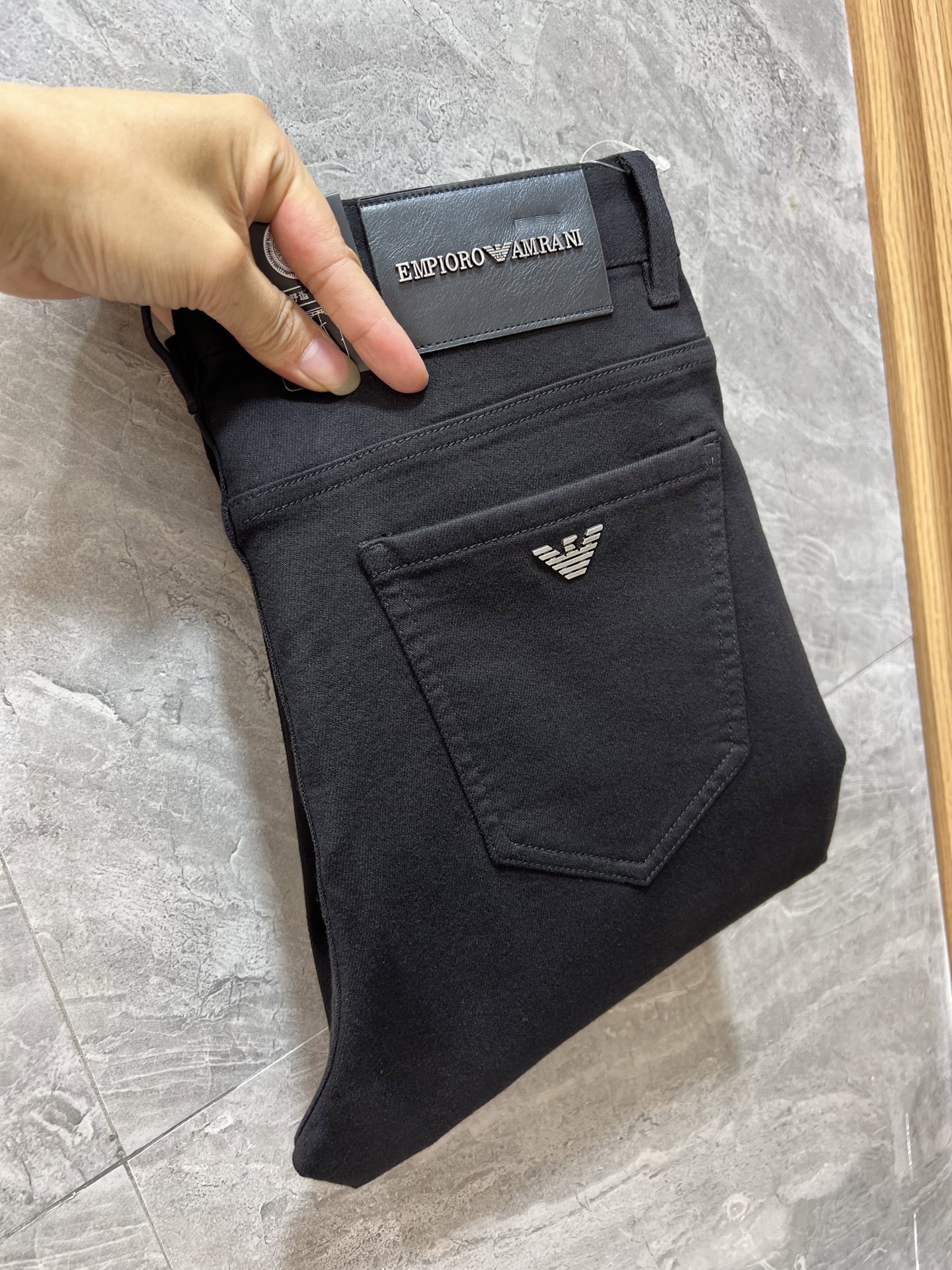 NO:526066,Armani/Armani 2025 autumn and winter new products, complete three standards, jeans, good products, don't need to be introduced too much, look at the details, counter number 29-38, 175/140 upper body 32,,armani,armani,jeans,alexander wang19860909Armani/阿玛尼 2025秋冬新品 三标齐全 牛仔裤 好货不用过多介绍 看细节 专柜码数29-38 175/140上身32码,,armani,armani,jeans,alexander wang,Men's clothing