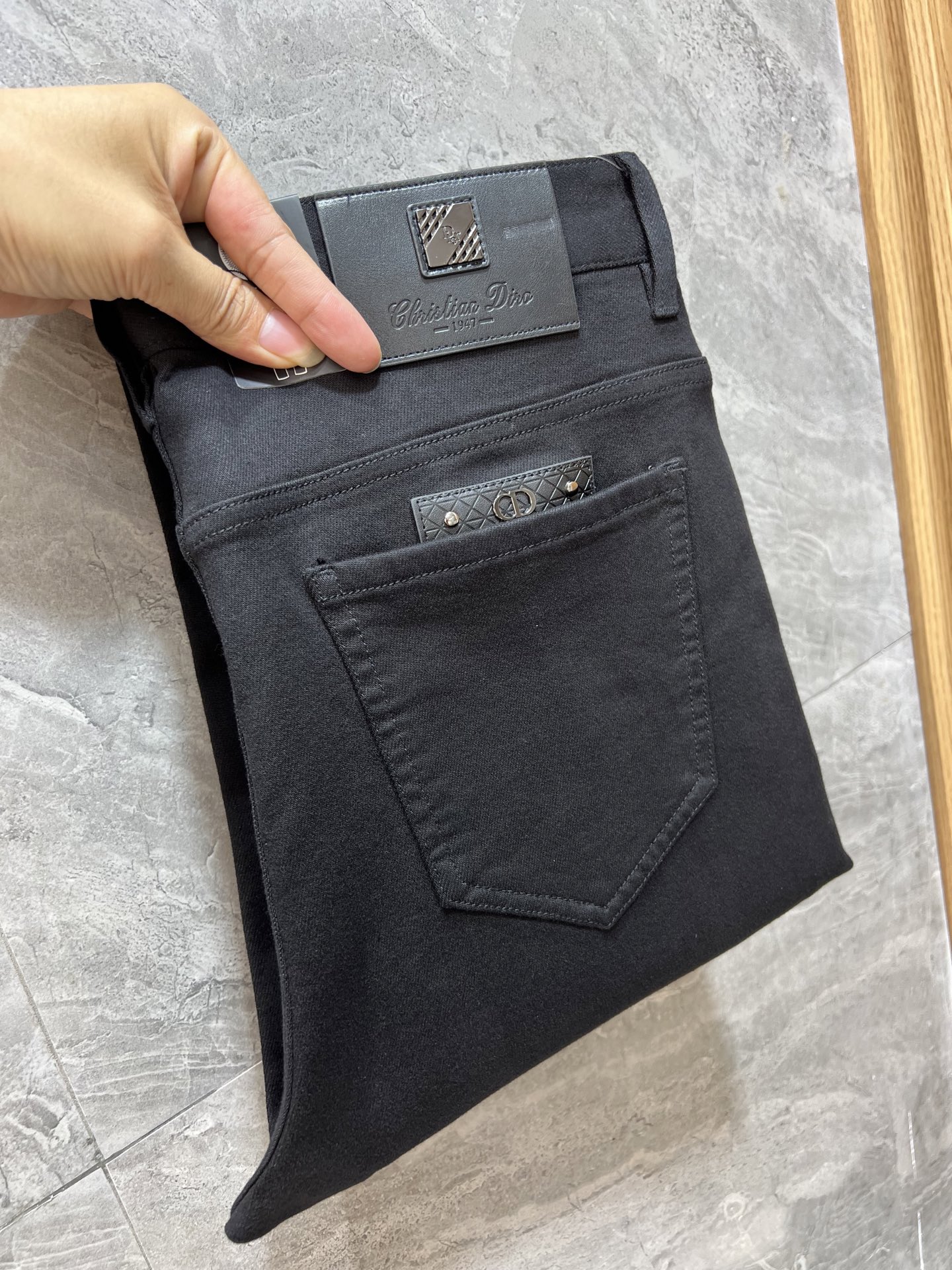 NO:526072,Dior/Dior 2025 autumn and winter new products, complete three standards, jeans, good products, don't need to introduce too much, look at the details, counter number 29-38, 175/140 upper body 32,,dior,dior,jeans,alexander wang19860909Dior/迪奥 2025秋冬新品 三标齐全 牛仔裤 好货不用过多介绍 看细节 专柜码数29-38 175/140上身32码,,dior,dior,jeans,alexander wang,Men's clothing