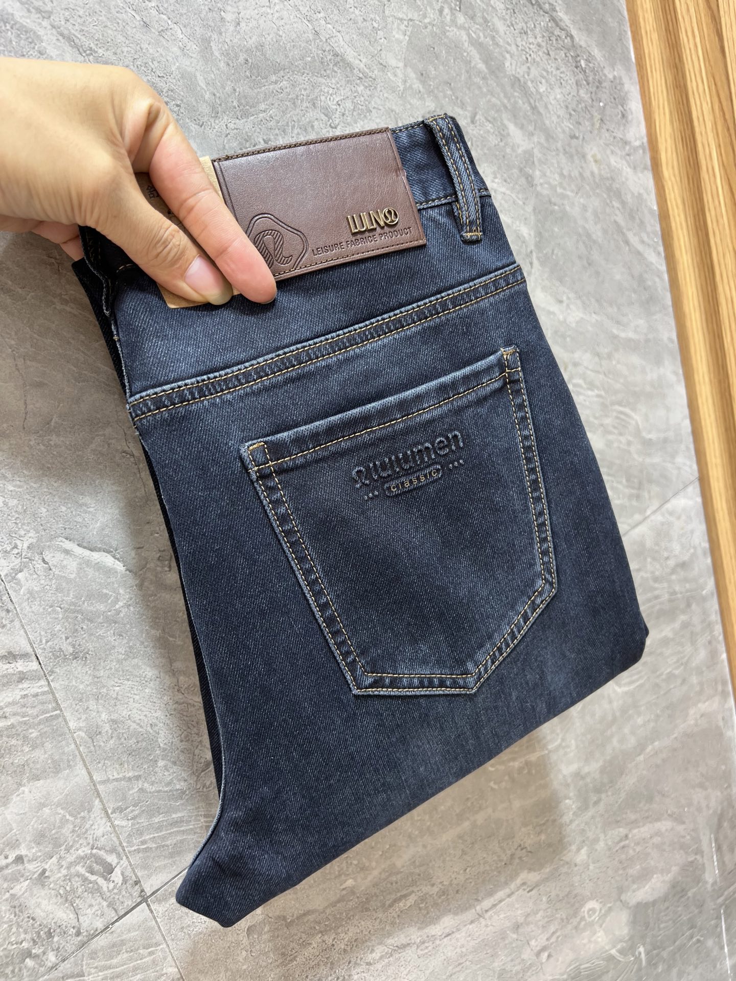 NO:526055,LuLu 2025 autumn and winter new products, complete three standards, jeans, good products, don't need to introduce too much, look at the details, counter code number 29-38 175/140 upper body 32, jeans, alexander wang19860909LuLu 2025秋冬新品 三标齐全 牛仔裤 好货不用过多介绍 看细节 专柜码数29-38 175/140上身32码,,jeans,alexander wang,Men's clothing