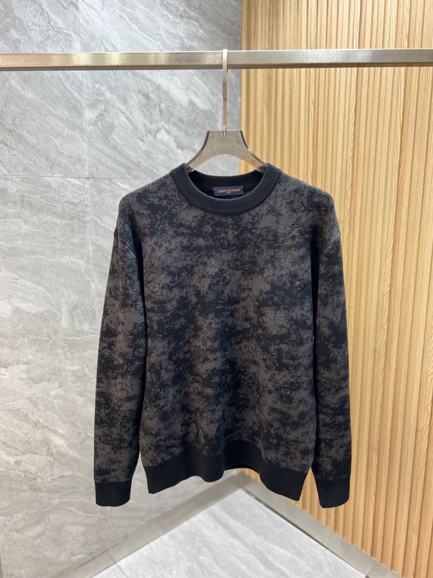 NO:526076,LV/Louis Vuitton 2025 autumn and winter new products are available, three standards are complete, round neck sweater, good products do not need to be introduced too much, look at the details, counter code number M-3XL 175/140 Suggestions, L, louis vuitton, louis vuitton, sweaters, alexander wang19860909LV/路易威登 2025年秋冬新品上新 三标齐全 圆领毛衣 好货不用过多介绍 看细节 专柜码数 M-3XL 175/140建议L,,louis vuitton,louis vuitton,sweaters,alexander wang,Men's clothing